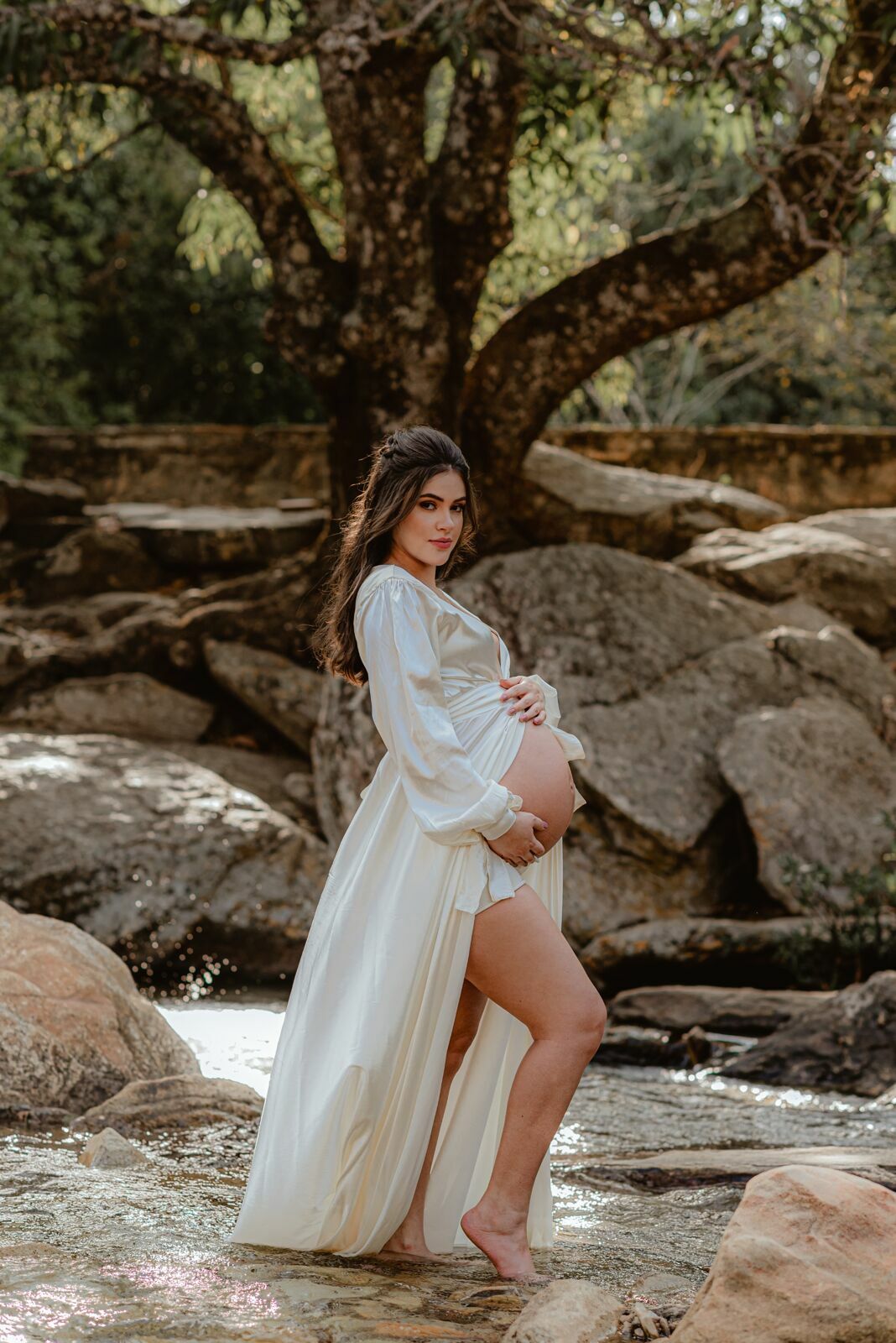 Foto Ensaio Fotográfico de gestante na Cachoeira Usina Velha em Pirenópolis de Goiás - Imagem 24