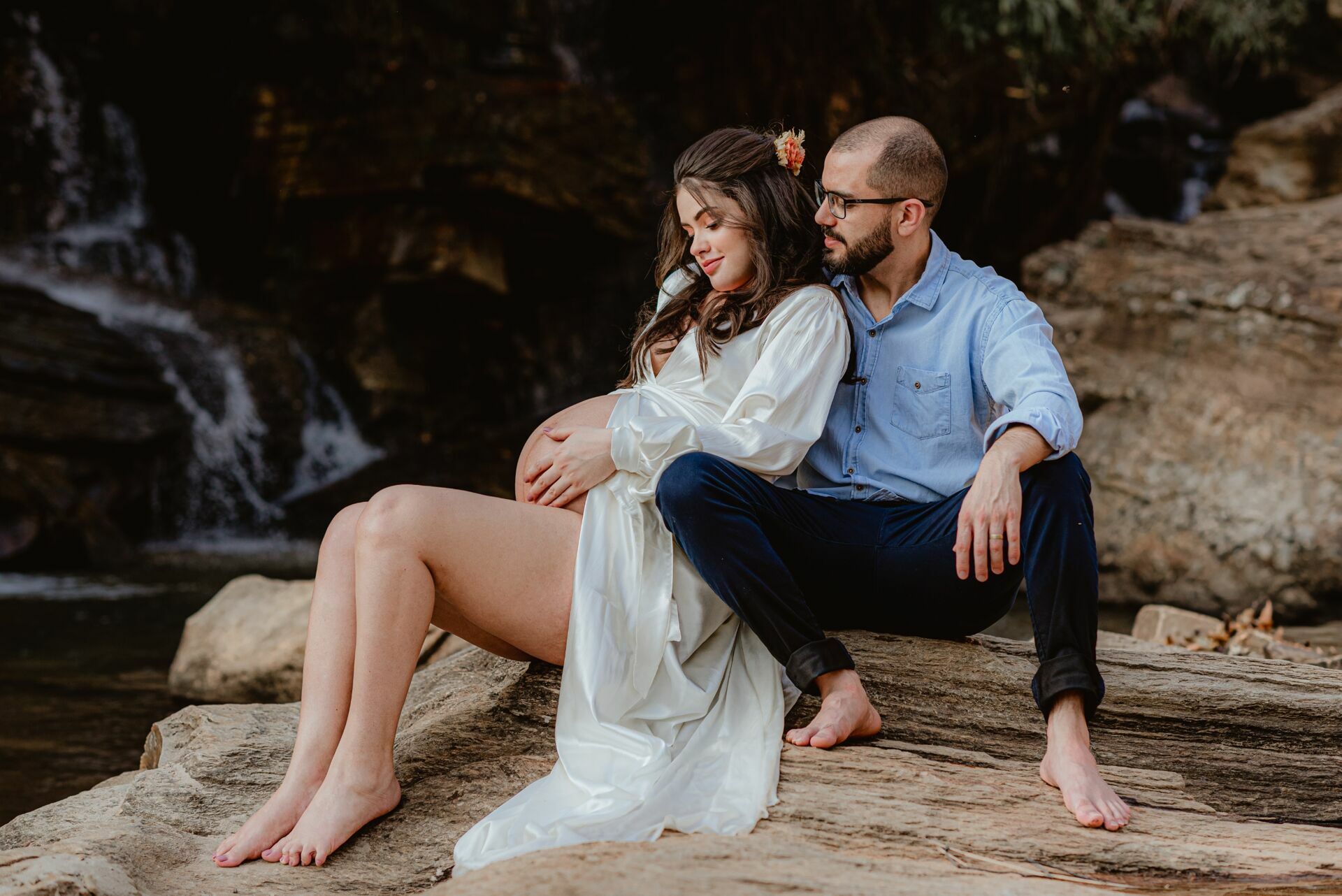 Foto Ensaio Fotográfico de gestante na Cachoeira Usina Velha em Pirenópolis de Goiás - Imagem 27