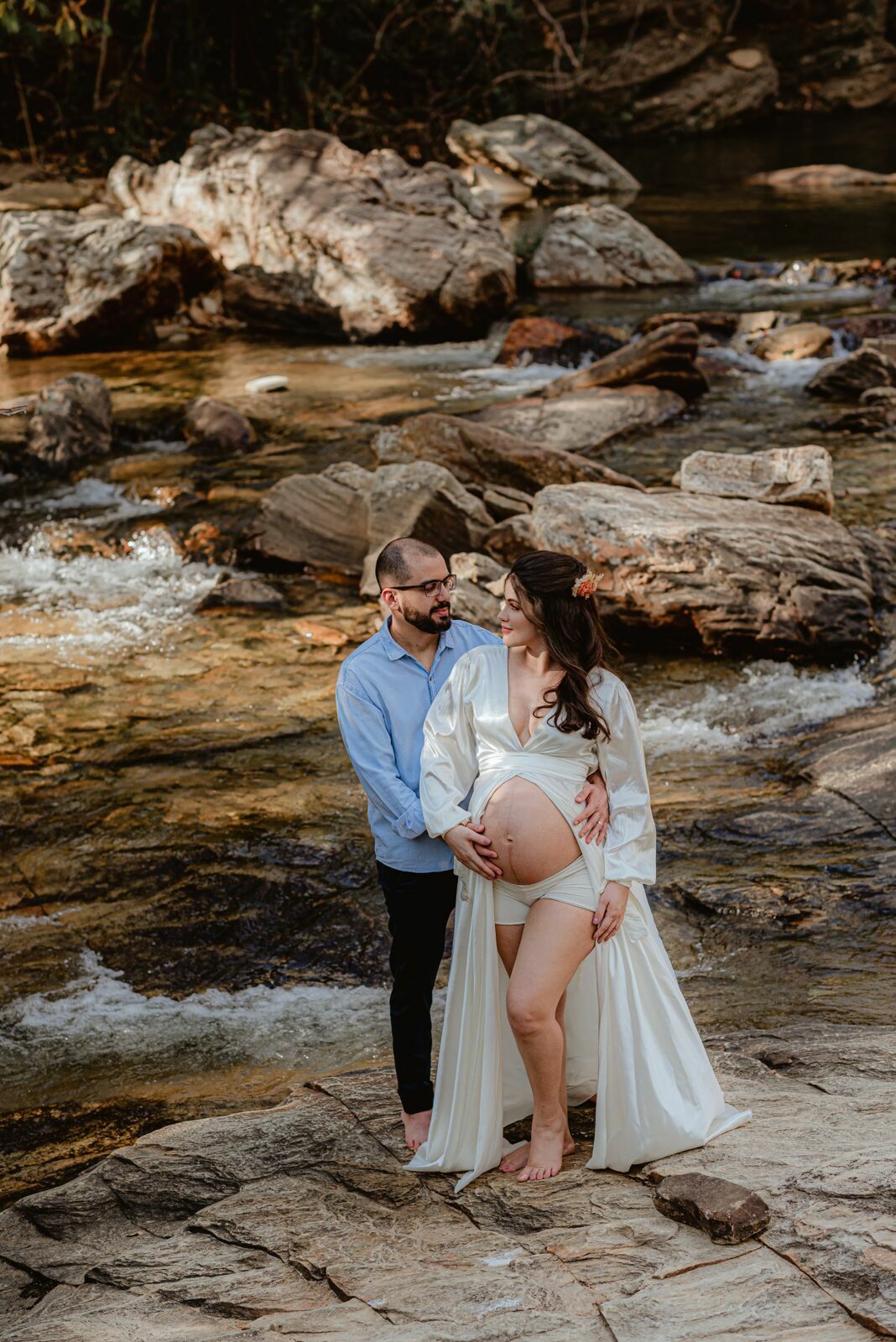 Foto Ensaio Fotográfico de gestante na Cachoeira Usina Velha em Pirenópolis de Goiás - Imagem 19