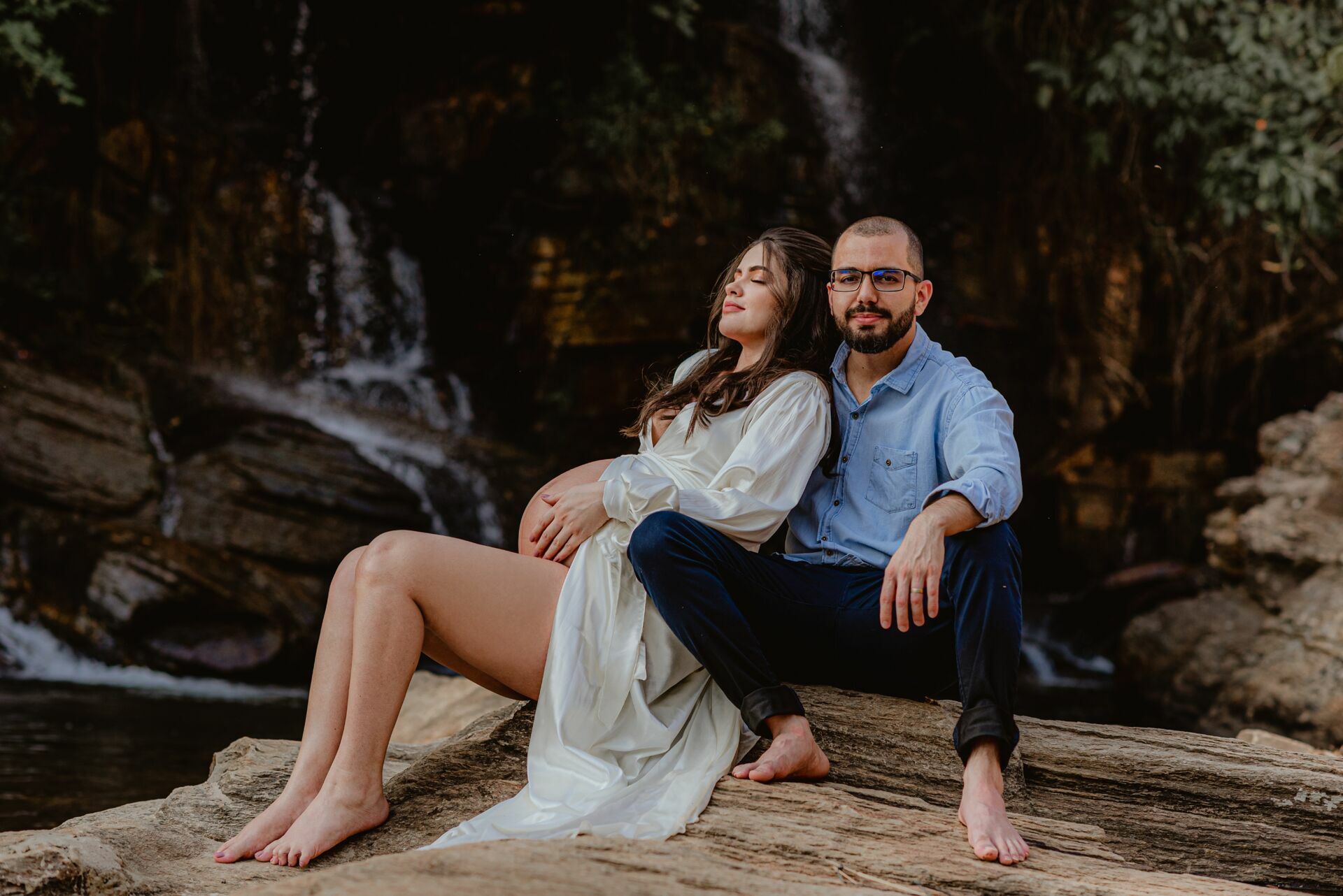 Foto Ensaio Fotográfico de gestante na Cachoeira Usina Velha em Pirenópolis de Goiás - Imagem 28