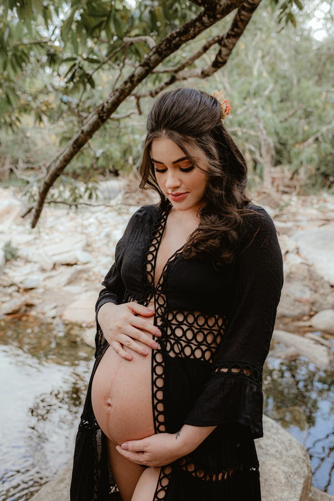 Foto Ensaio Fotográfico de gestante na Cachoeira Usina Velha em Pirenópolis de Goiás - Imagem 0