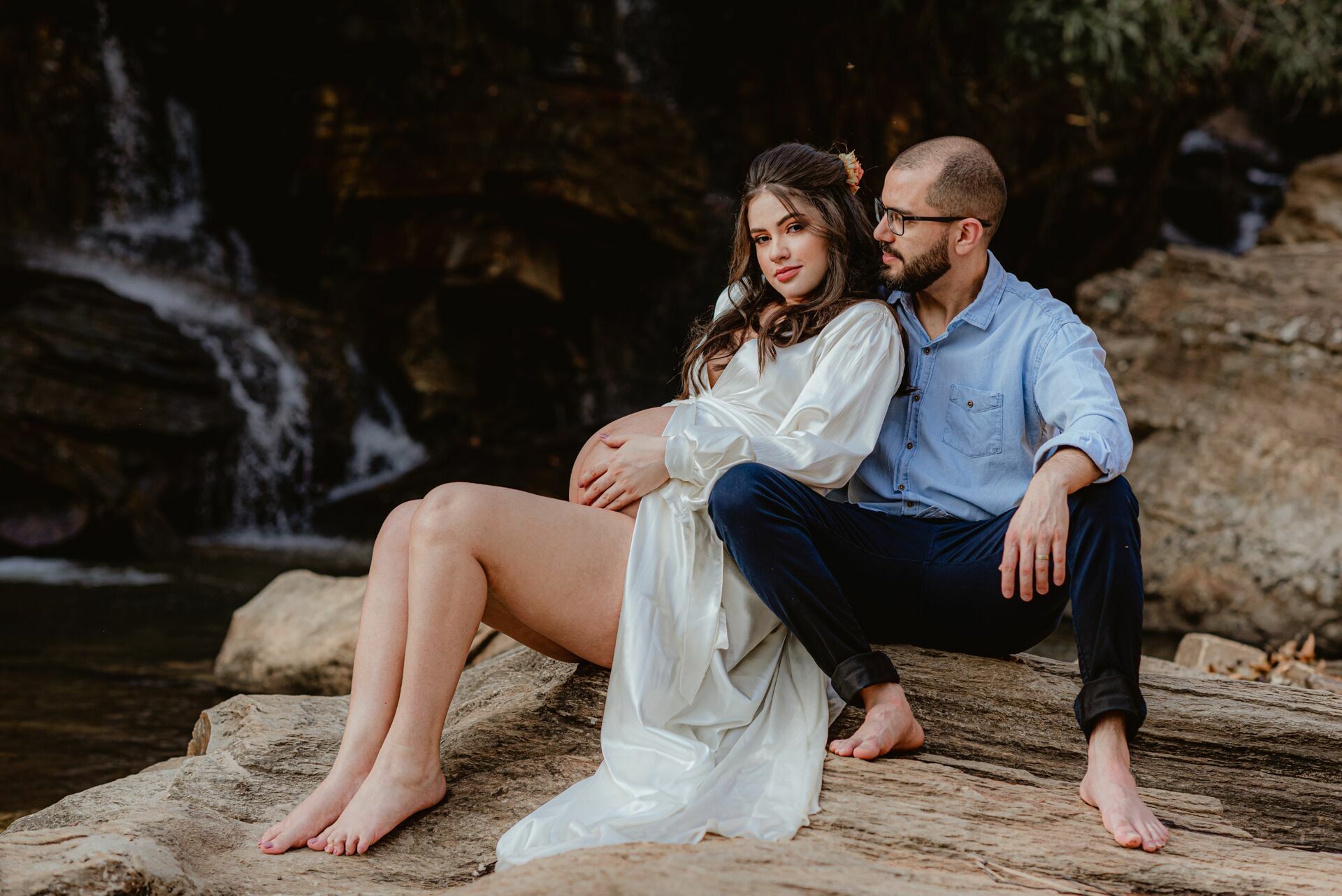 Foto Ensaio Fotográfico de gestante na Cachoeira Usina Velha em Pirenópolis de Goiás - Imagem 26