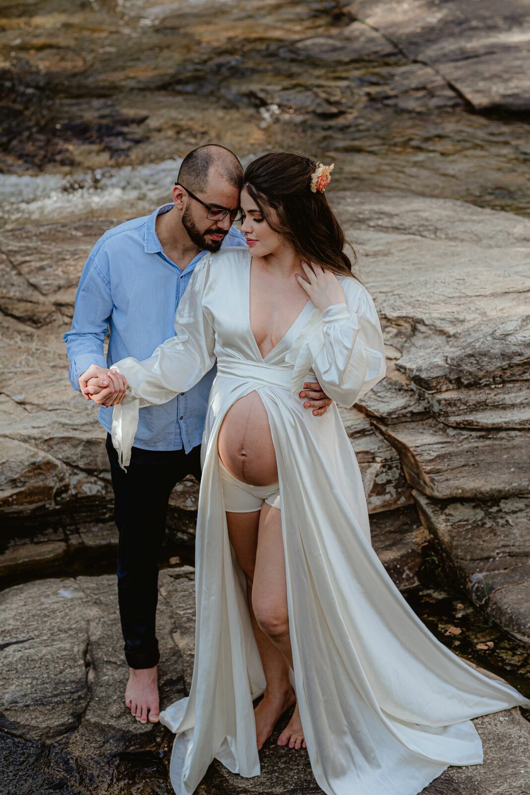 Foto Ensaio Fotográfico de gestante na Cachoeira Usina Velha em Pirenópolis de Goiás - Imagem 16