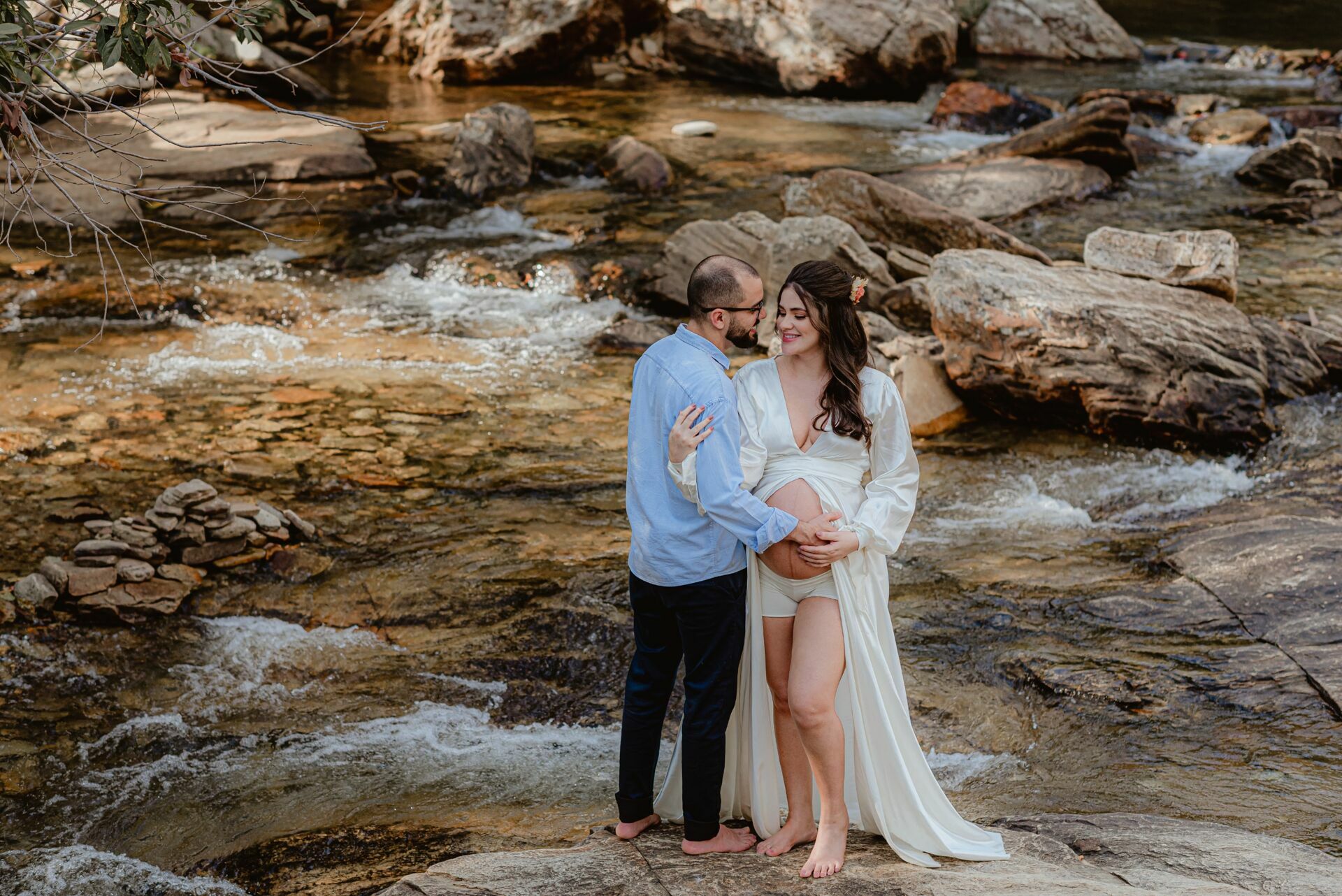 Foto Ensaio Fotográfico de gestante na Cachoeira Usina Velha em Pirenópolis de Goiás - Imagem 18