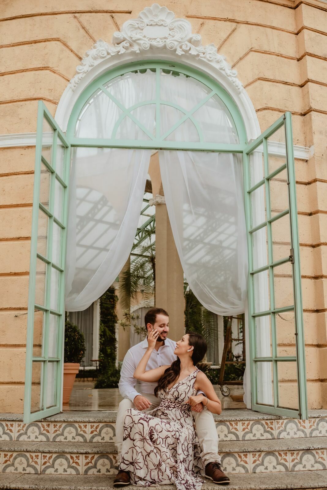 Foto Pré-wedding romântico com bike e flores na Villa Giardini DF - Karine e Gabriel Foto Pré-wedding romântico com bike e flores na Villa Giardini DF - Karine e Gabriel - Imagem 112