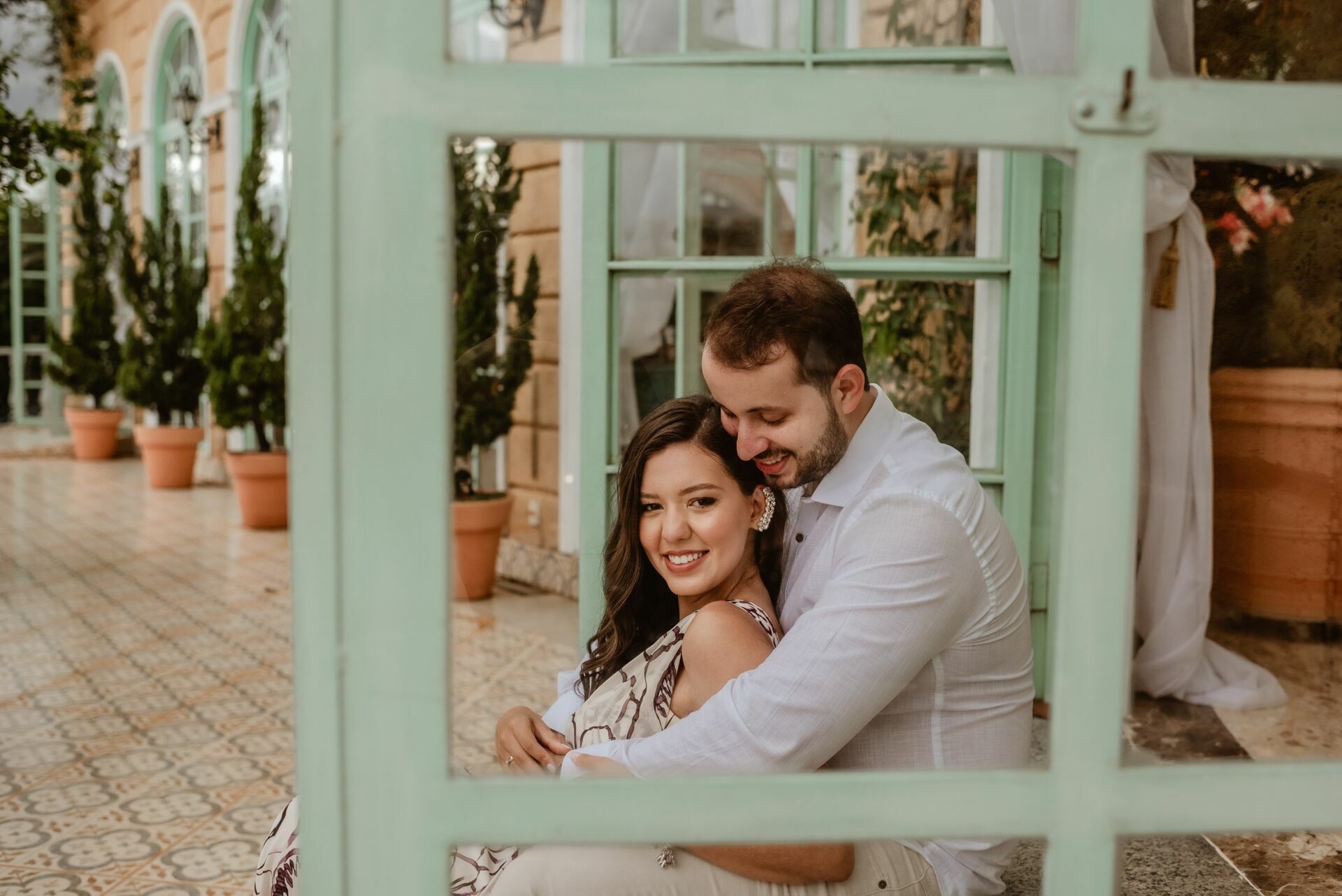 Foto Pré-wedding romântico com bike e flores na Villa Giardini DF - Karine e Gabriel Foto Pré-wedding romântico com bike e flores na Villa Giardini DF - Karine e Gabriel - Imagem 116