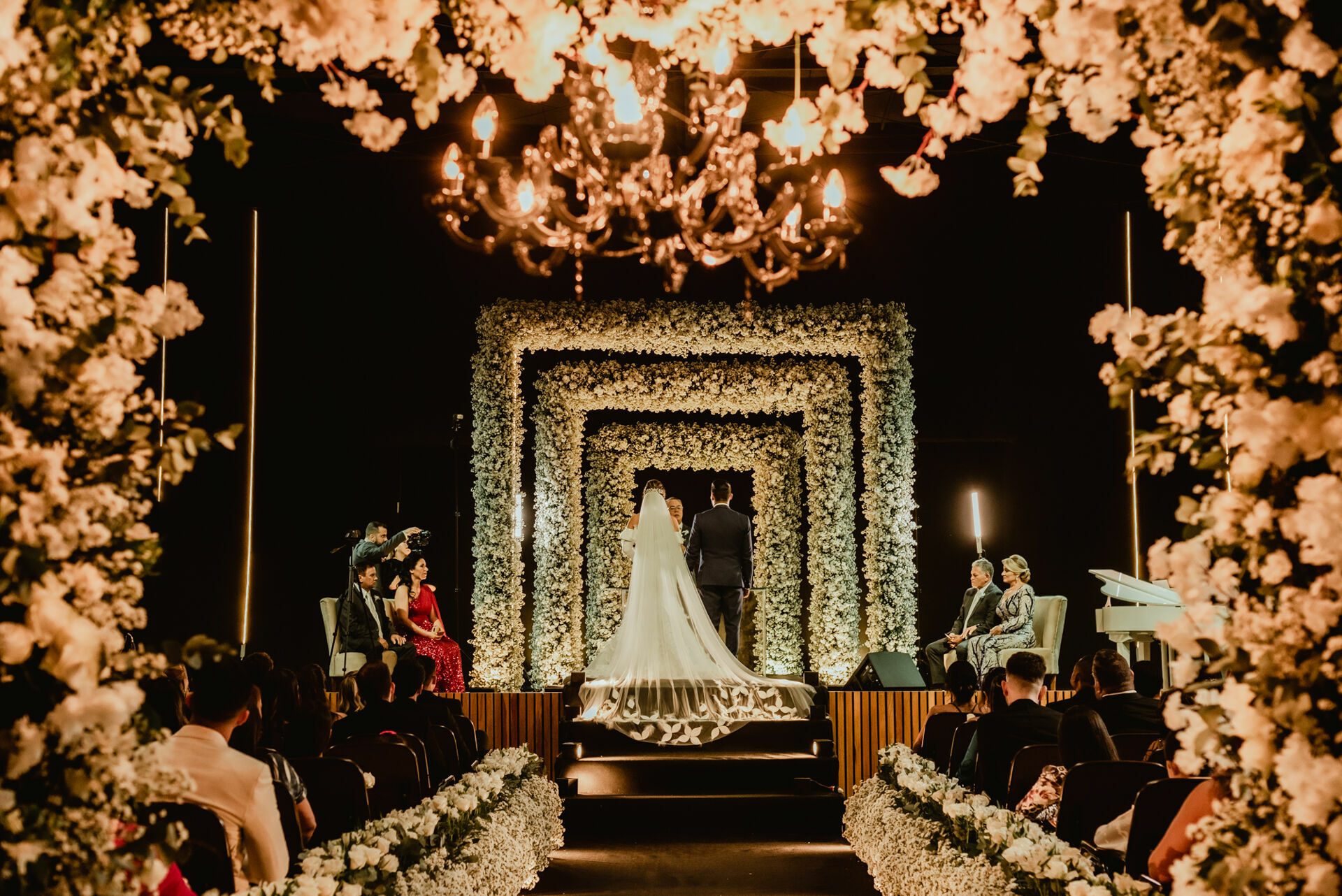 Foto Um casamento recheado de emoção e verdade - Flaviane e Ananias Foto Um casamento recheado de emoção e verdade - Flaviane e Ananias - Imagem 106