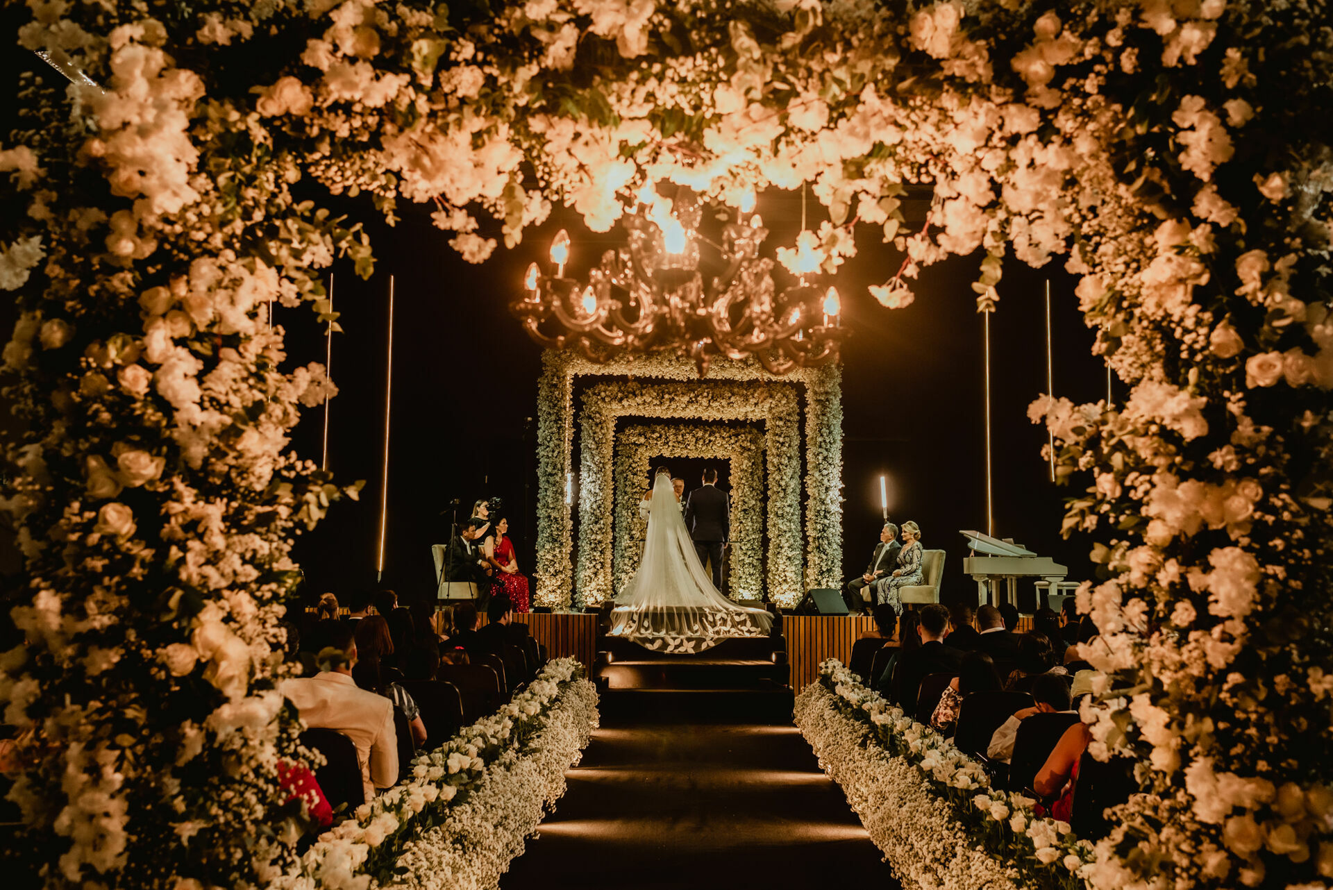 Foto Um casamento recheado de emoção e verdade - Flaviane e Ananias Foto Um casamento recheado de emoção e verdade - Flaviane e Ananias - Imagem 110