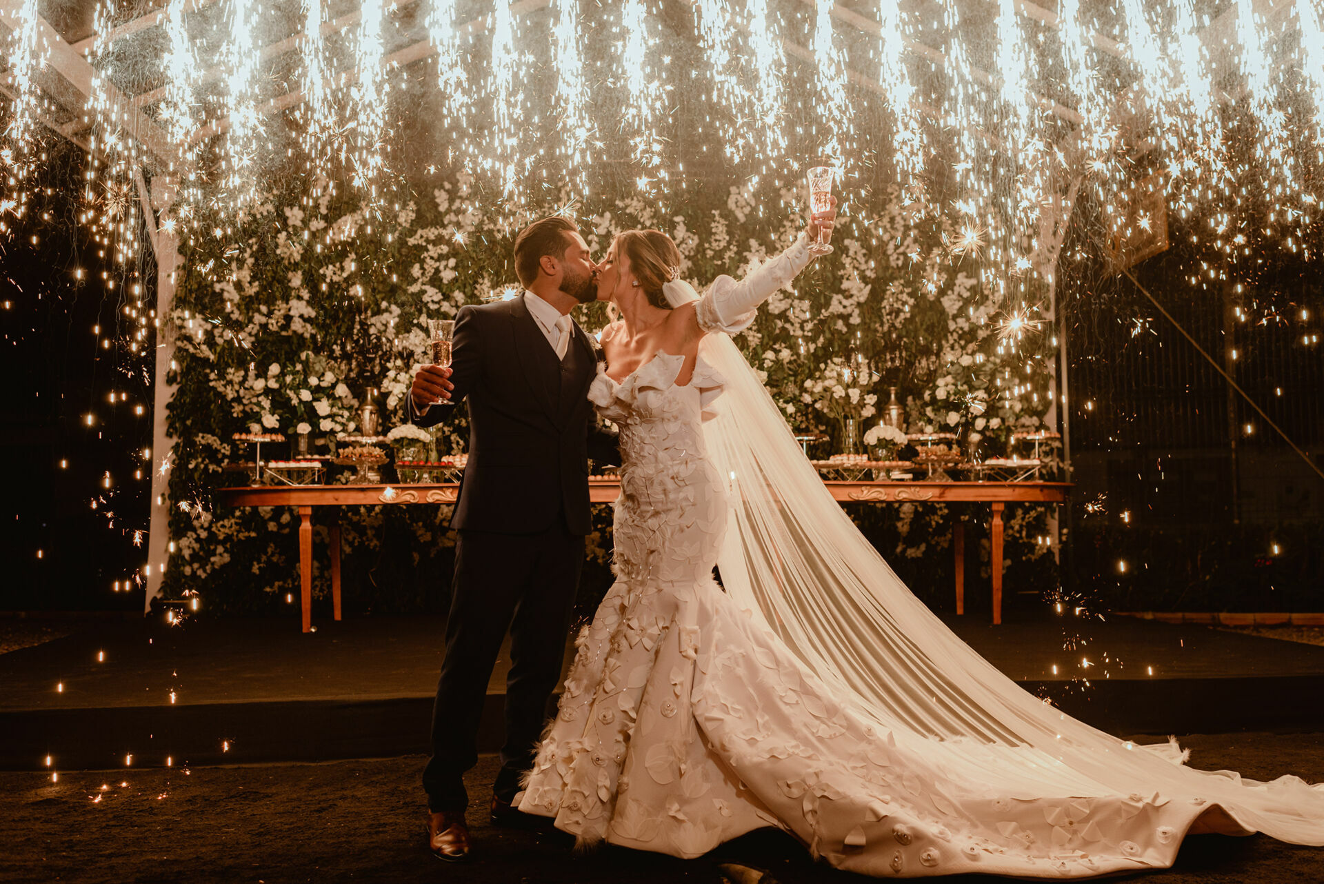 Foto Um casamento recheado de emoção e verdade - Flaviane e Ananias Foto Um casamento recheado de emoção e verdade - Flaviane e Ananias - Imagem 162
