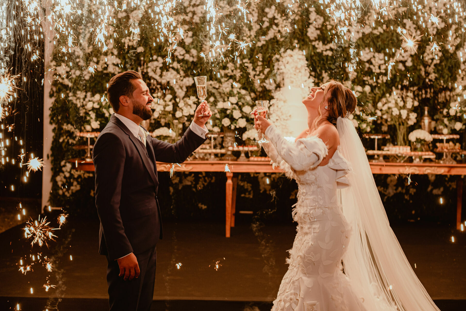 Foto Um casamento recheado de emoção e verdade - Flaviane e Ananias Foto Um casamento recheado de emoção e verdade - Flaviane e Ananias - Imagem 160