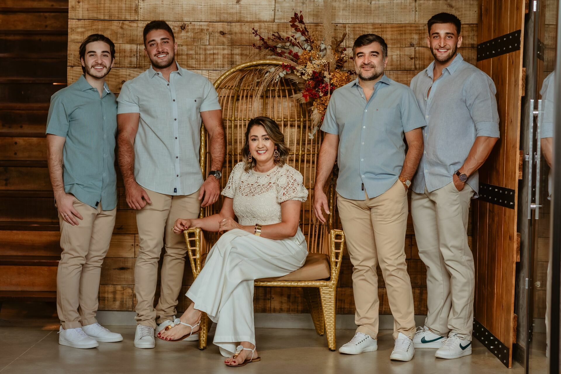 Foto Ensaio Fotográfico de família no Estúdio Revoloft em Anápolis Go - Silvianete e família Foto Ensaio Fotográfico de família no Estúdio Revoloft em Anápolis Go - Silvianete e família - Imagem 30