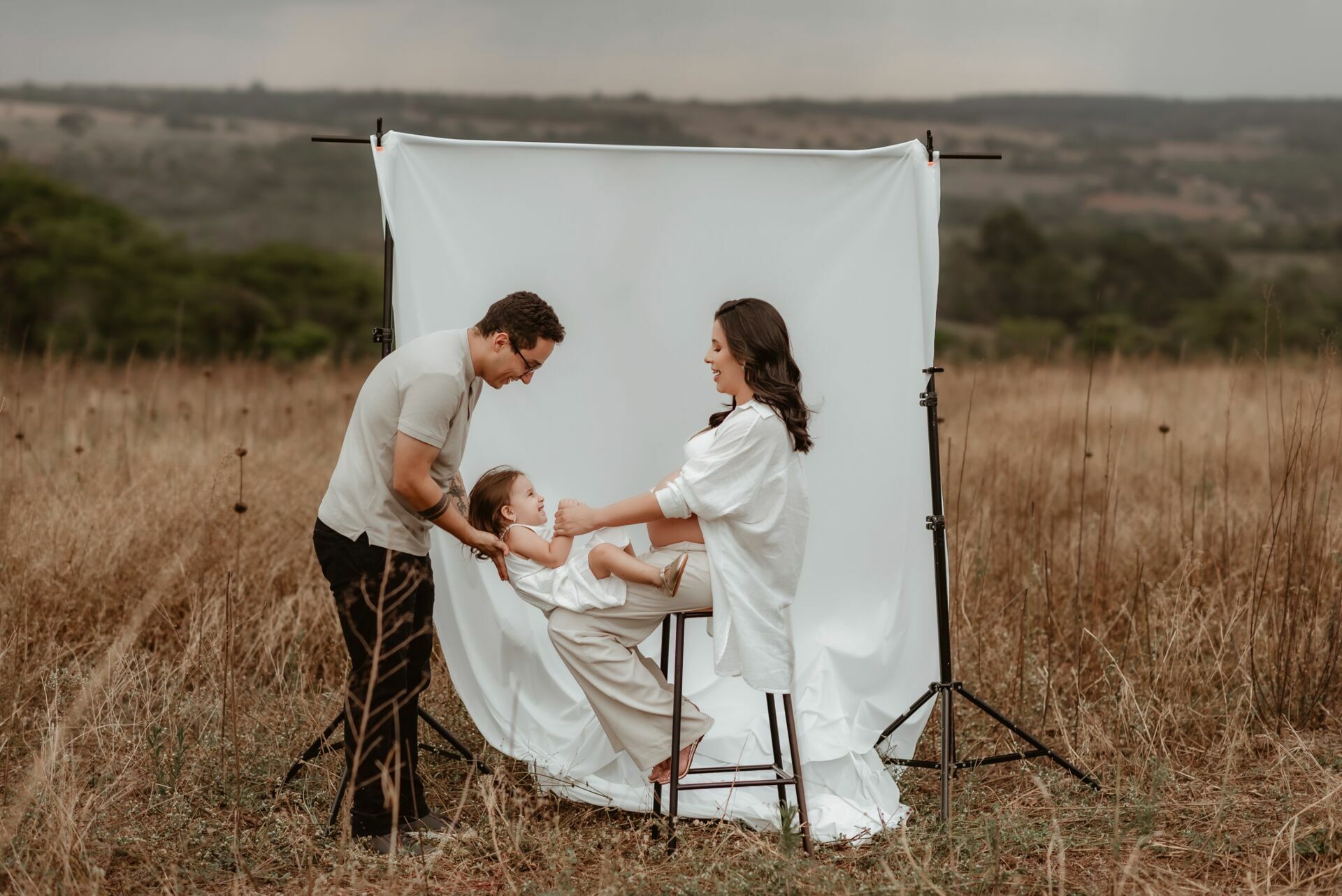 Foto Que tal levar o seu estúdio fotográfico para um local externo? Ensaio de gestante Maria, Marcus e Antonella à espera por Pedro Foto Que tal levar o seu estúdio fotográfico para um local externo? Ensaio de gestante Maria, Marcus e Antonella à espera por Pedro - Imagem 11