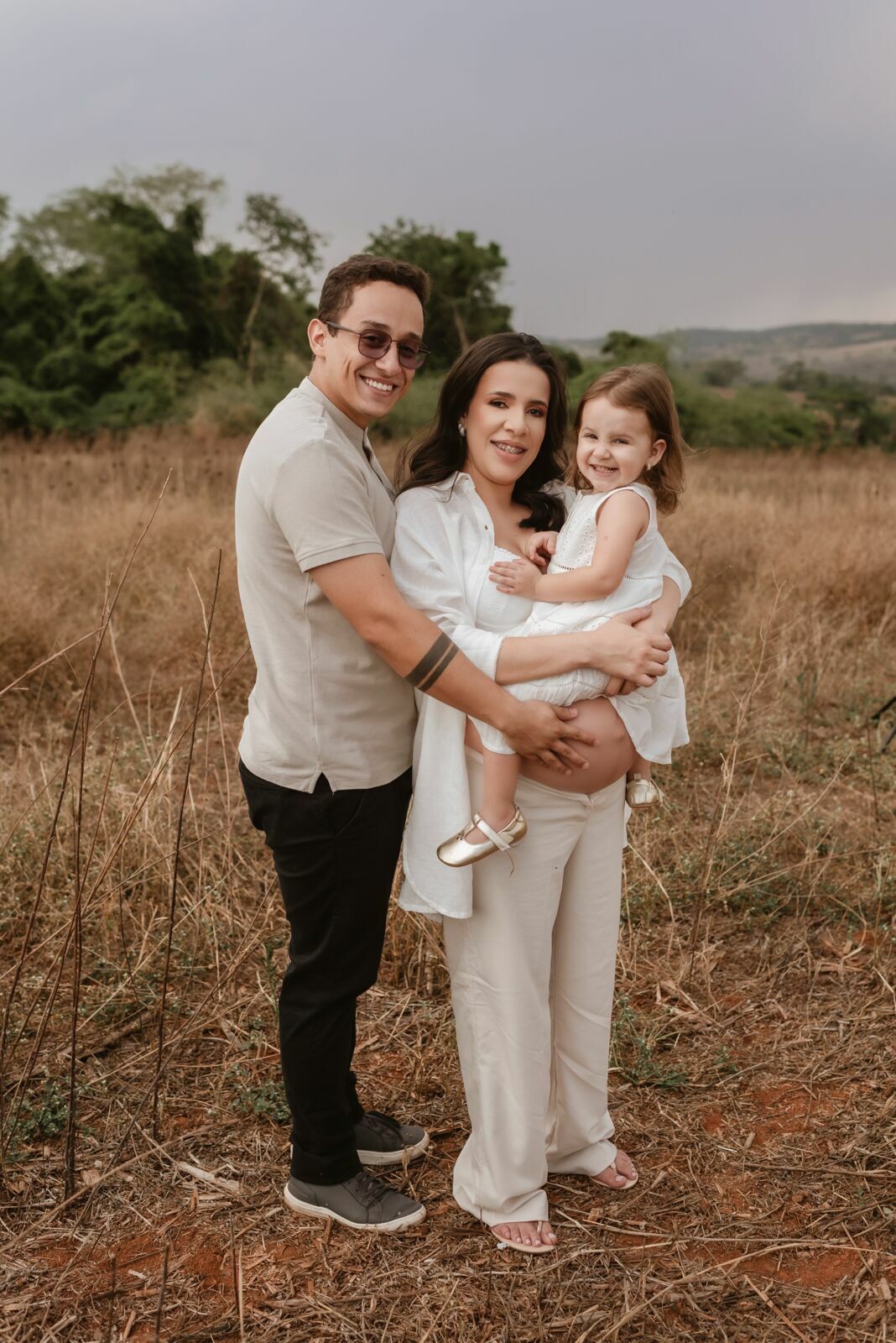 Foto Que tal levar o seu estúdio fotográfico para um local externo? Ensaio de gestante Maria, Marcus e Antonella à espera por Pedro Foto Que tal levar o seu estúdio fotográfico para um local externo? Ensaio de gestante Maria, Marcus e Antonella à espera por Pedro - Imagem 3
