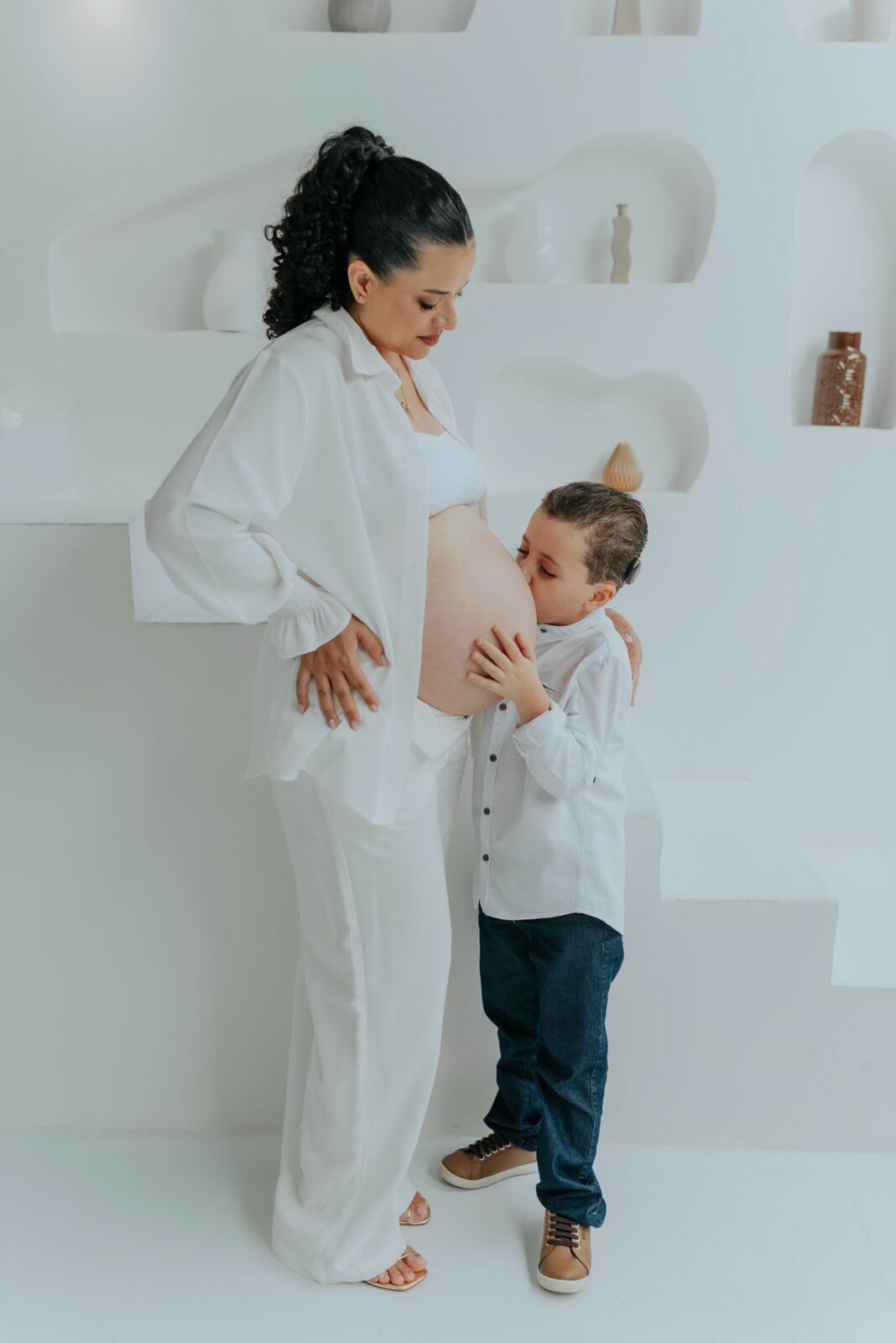 Foto Lays, Chico, Pedro e João a espera de Tiago - Sessão de gestante no Studio Revoloft em Anápolis - Imagem 10
