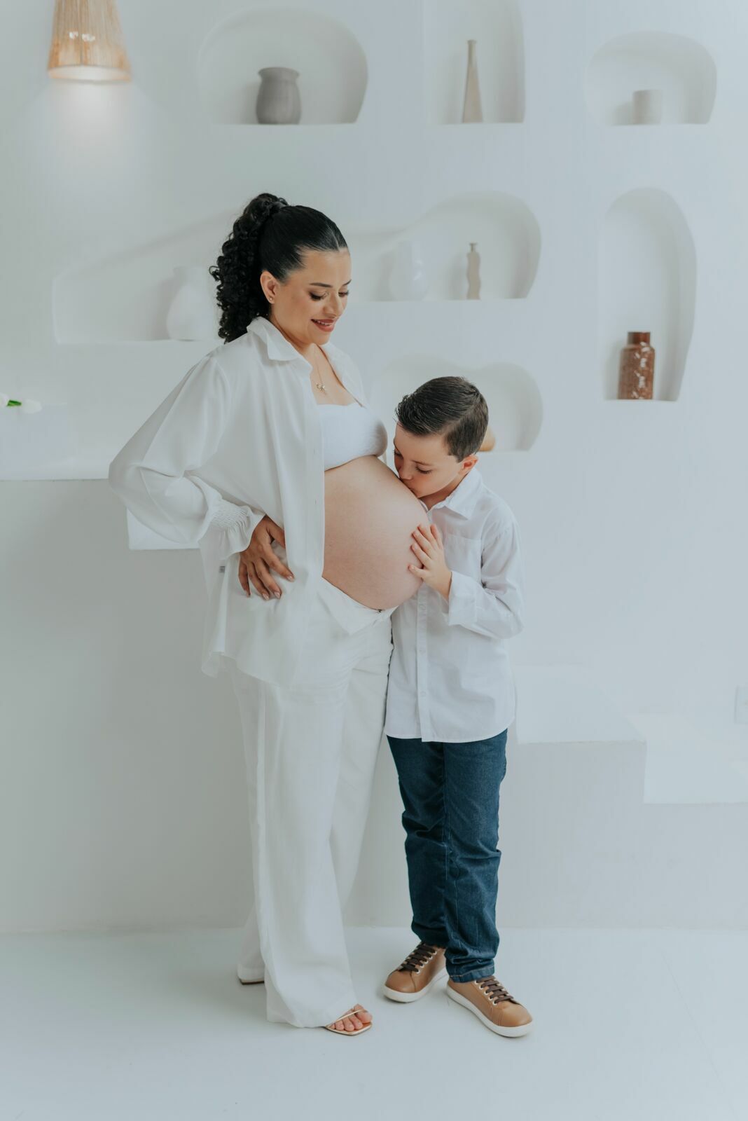 Foto Lays, Chico, Pedro e João a espera de Tiago - Sessão de gestante no Studio Revoloft em Anápolis - Imagem 11