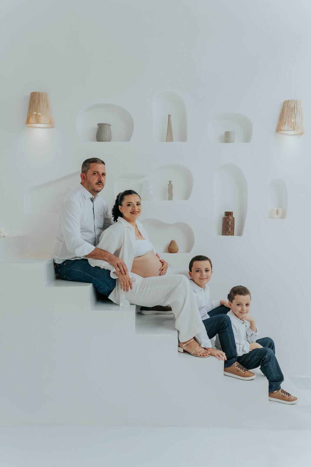 Foto Lays, Chico, Pedro e João a espera de Tiago - Sessão de gestante no Studio Revoloft em Anápolis - Imagem 3