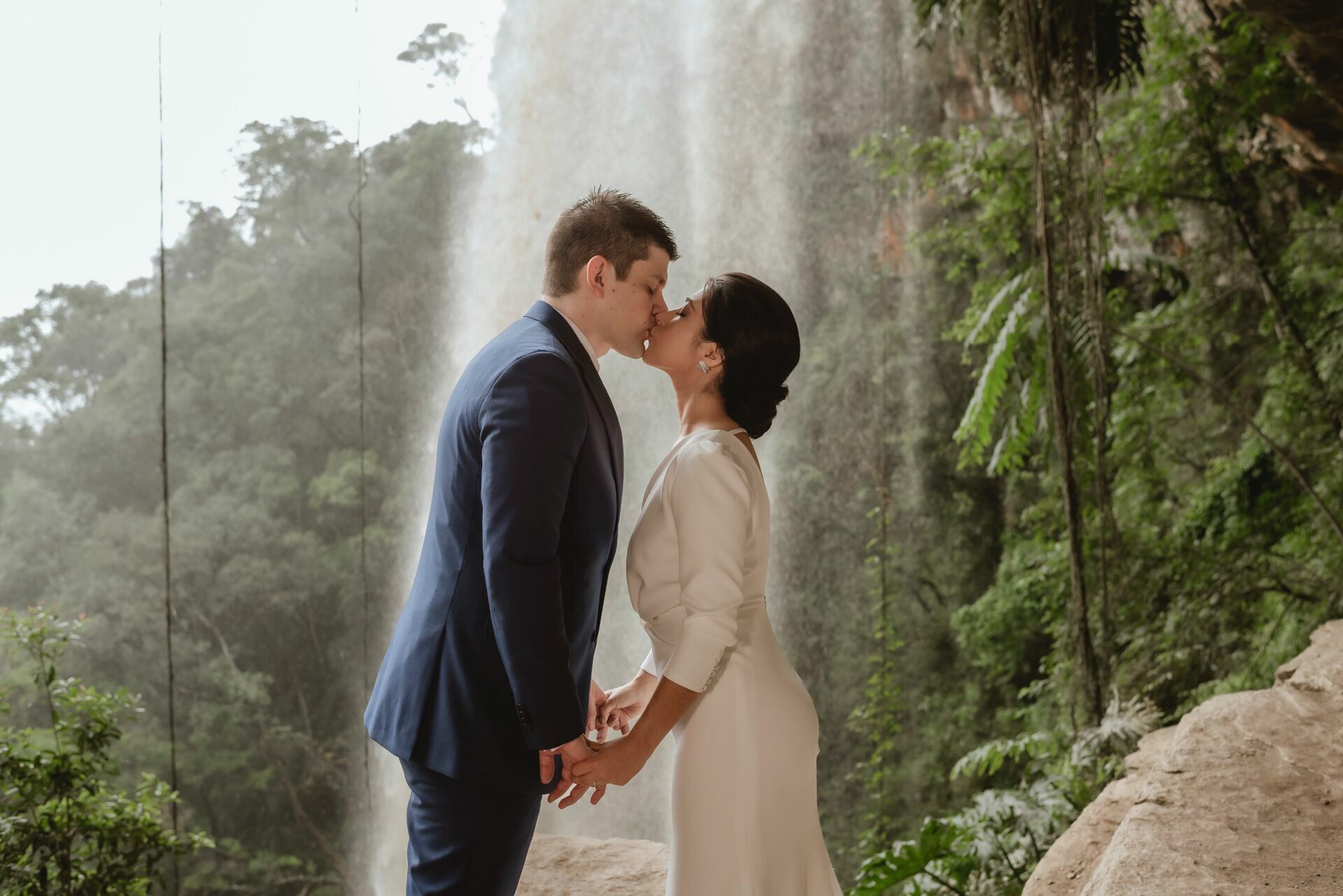 Foto Destination Wedding em fim de tarde na Gruta do Poço Certo - Alfredo Wagner SC Foto Destination Wedding em fim de tarde na Gruta do Poço Certo - Alfredo Wagner SC - Imagem 28