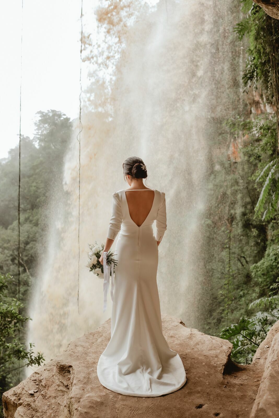 Foto Destination Wedding em fim de tarde na Gruta do Poço Certo - Alfredo Wagner SC Foto Destination Wedding em fim de tarde na Gruta do Poço Certo - Alfredo Wagner SC - Imagem 31