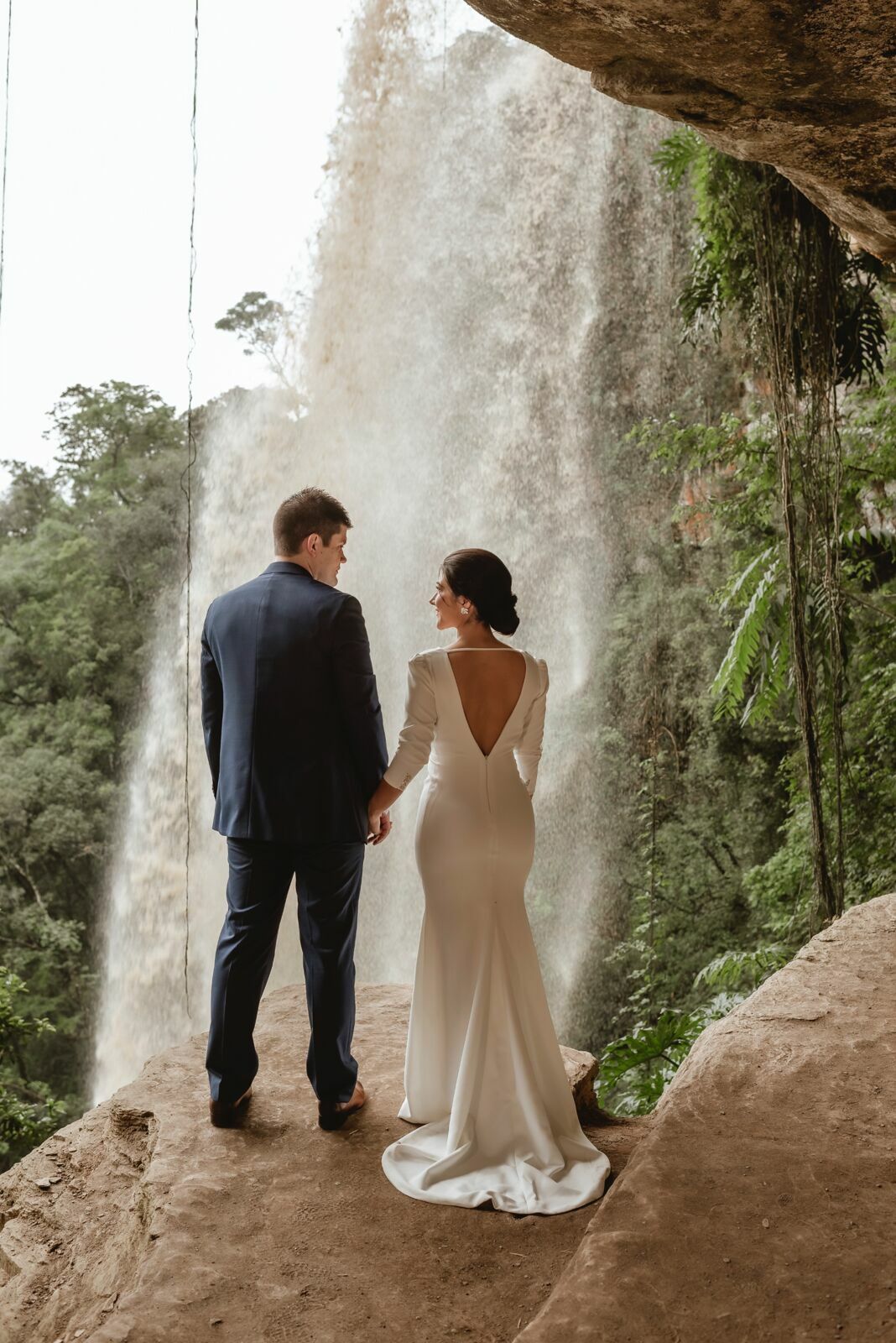 Foto Destination Wedding em fim de tarde na Gruta do Poço Certo - Alfredo Wagner SC Foto Destination Wedding em fim de tarde na Gruta do Poço Certo - Alfredo Wagner SC - Imagem 29