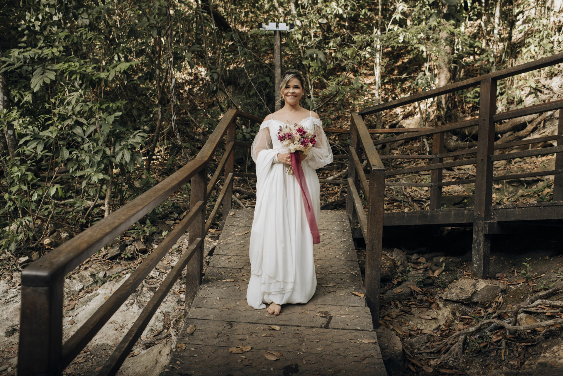 Foto Casamento Intimista em Pirenópolis Go - Cachoeira do Abade - Camila e Adriano - Imagem 36
