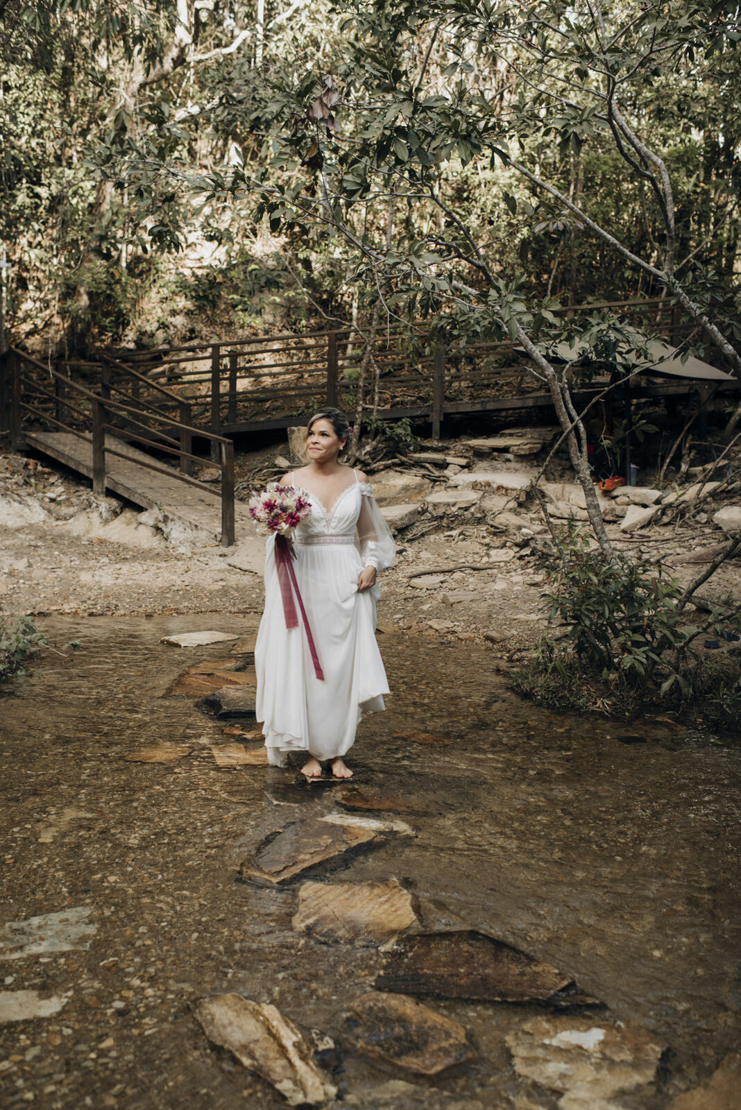 Foto Casamento Intimista em Pirenópolis Go - Cachoeira do Abade - Camila e Adriano - Imagem 37