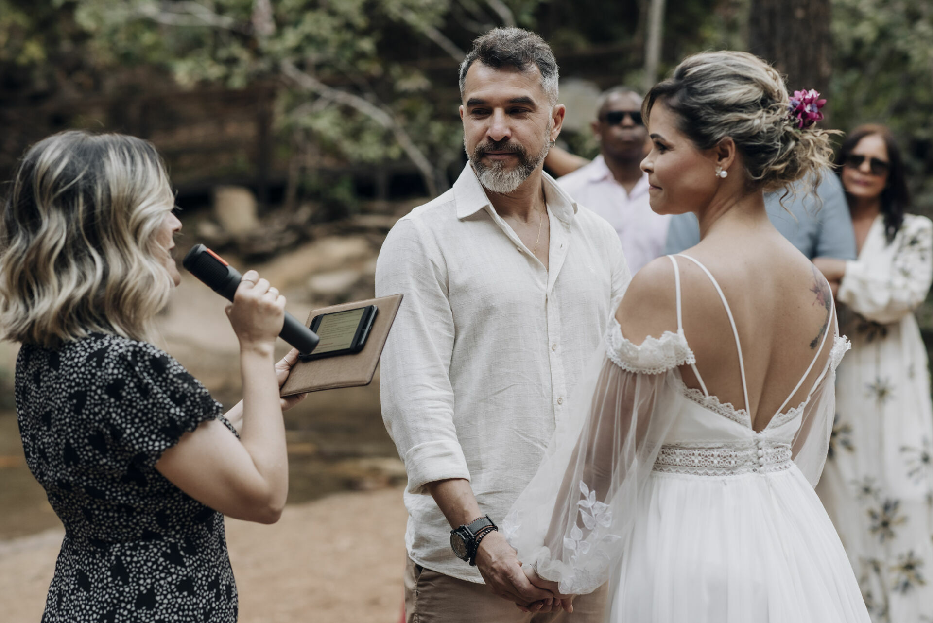 Foto Casamento Intimista em Pirenópolis Go - Cachoeira do Abade - Camila e Adriano - Imagem 65