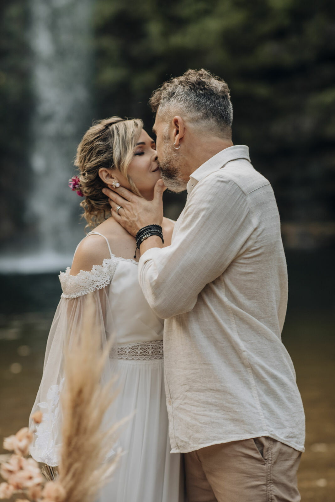 Foto Casamento Intimista em Pirenópolis Go - Cachoeira do Abade - Camila e Adriano - Imagem 90