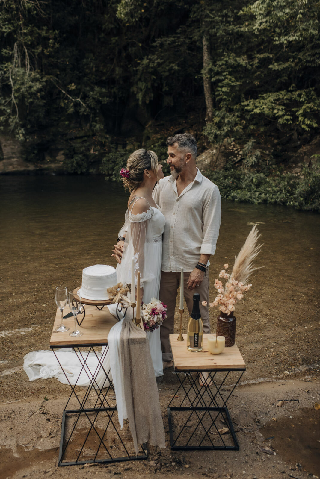 Foto Casamento Intimista em Pirenópolis Go - Cachoeira do Abade - Camila e Adriano - Imagem 89