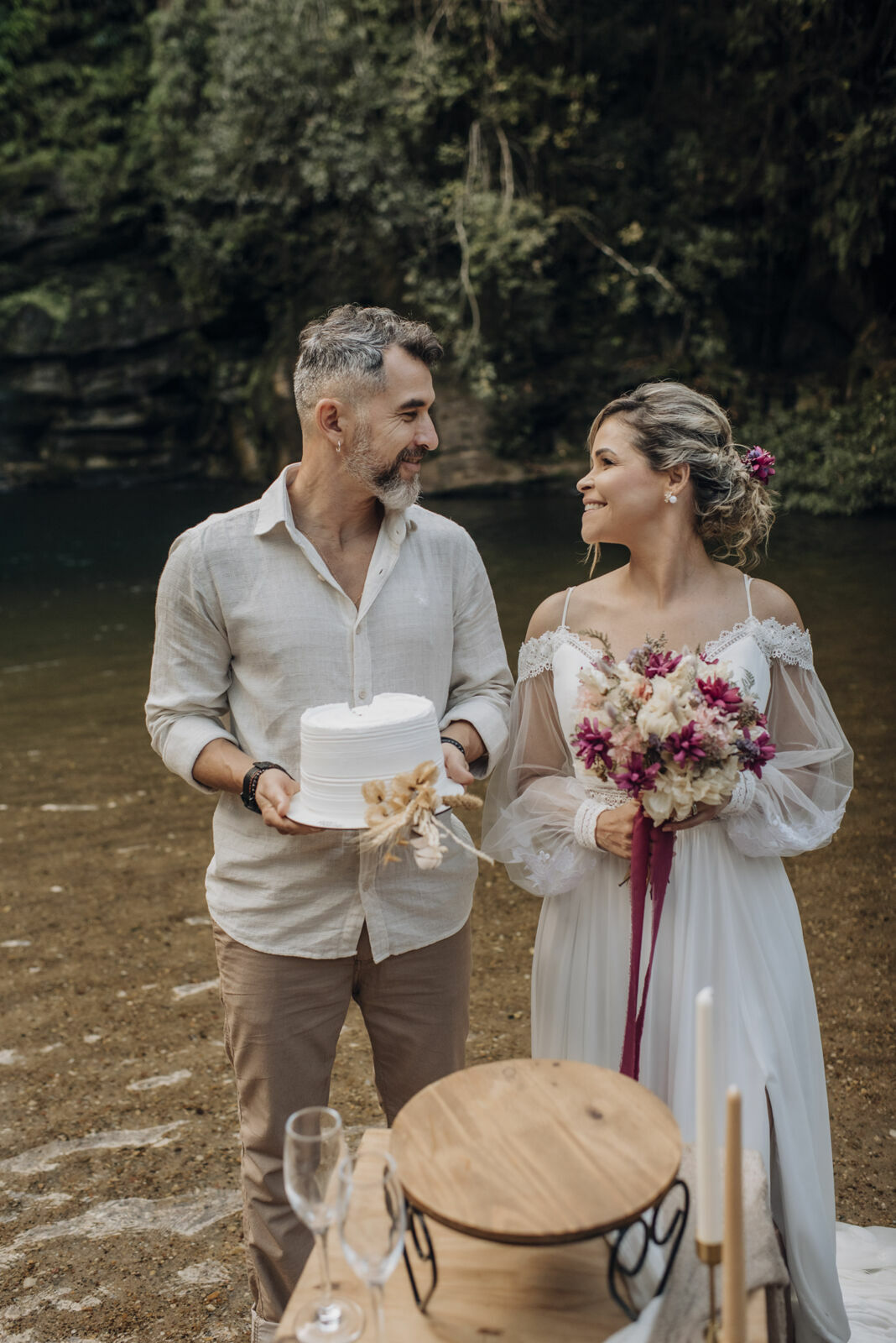 Foto Casamento Intimista em Pirenópolis Go - Cachoeira do Abade - Camila e Adriano - Imagem 99