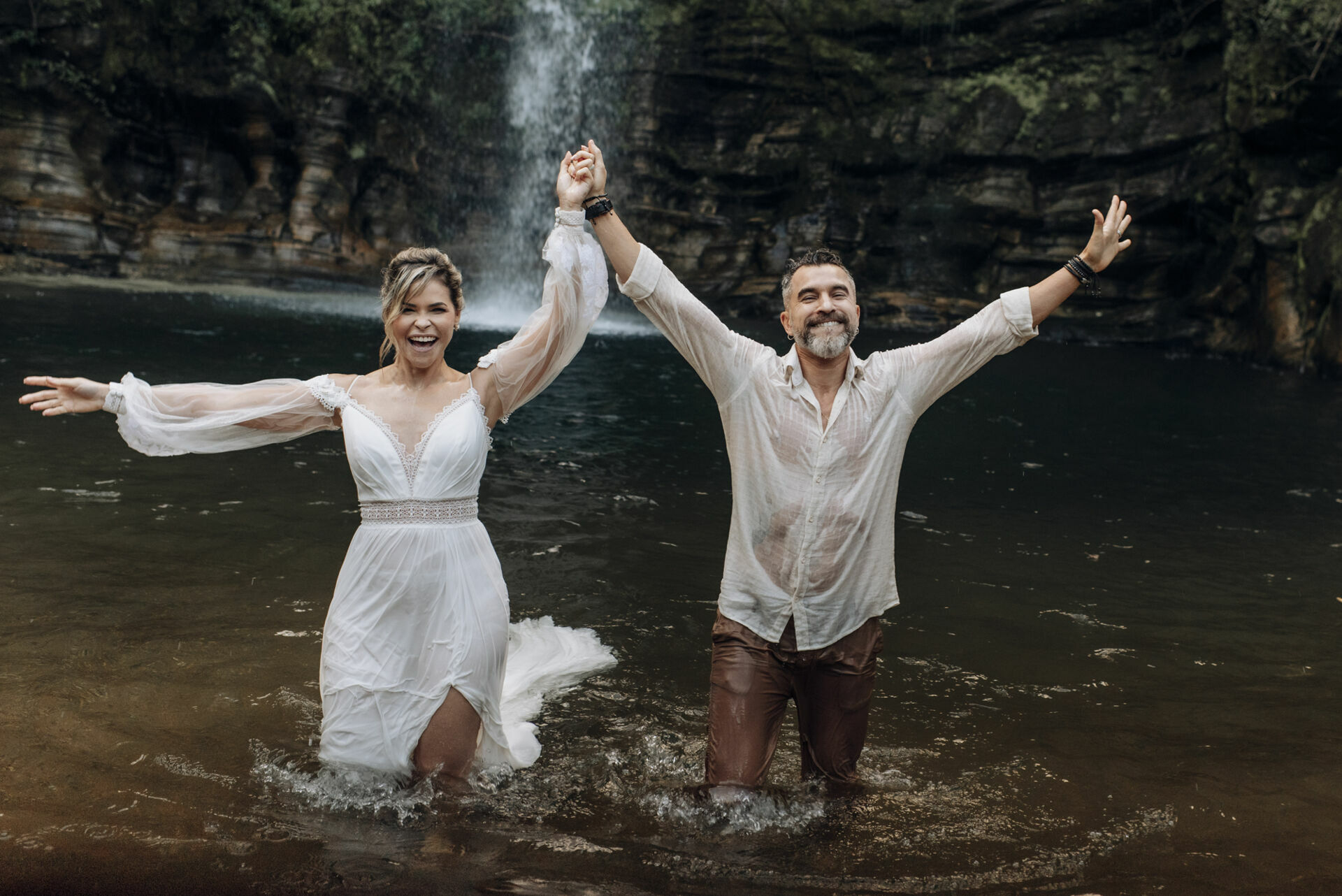 Foto Casamento Intimista em Pirenópolis Go - Cachoeira do Abade - Camila e Adriano - Imagem 143