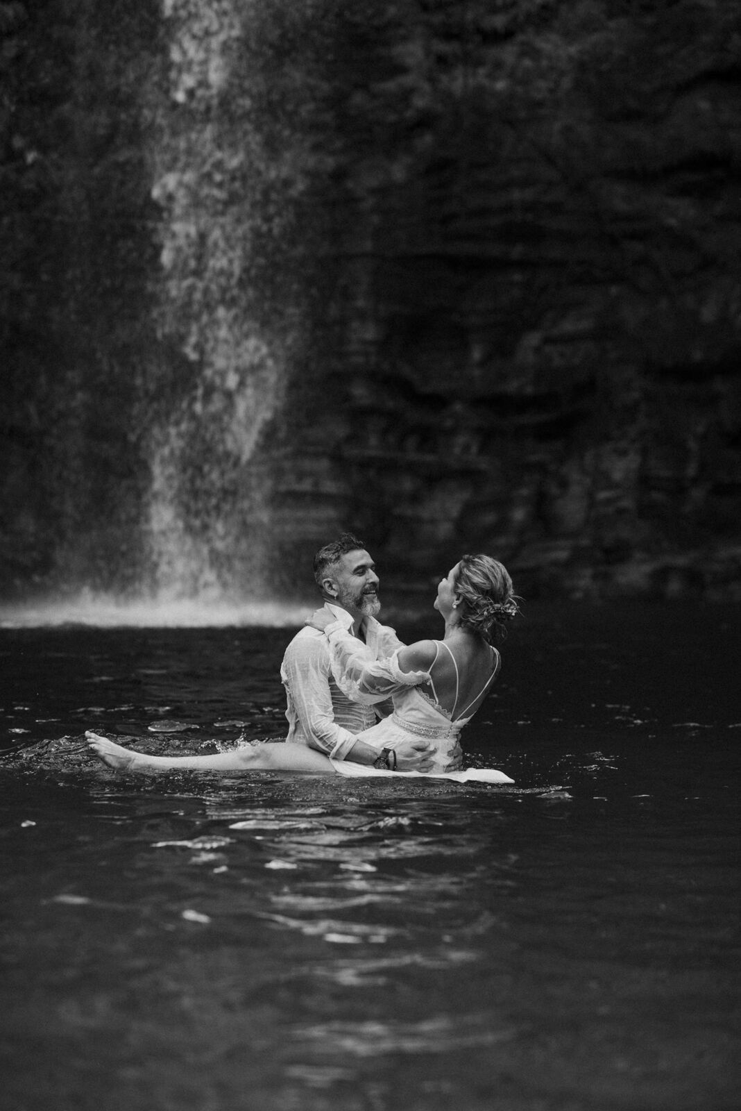 Foto Casamento Intimista em Pirenópolis Go - Cachoeira do Abade - Camila e Adriano - Imagem 129