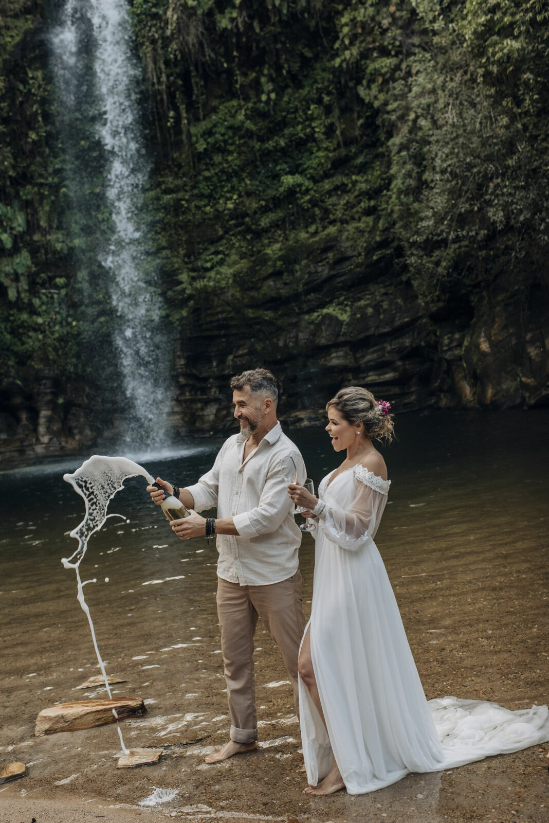 Foto Casamento Intimista em Pirenópolis Go - Cachoeira do Abade - Camila e Adriano - Imagem 106
