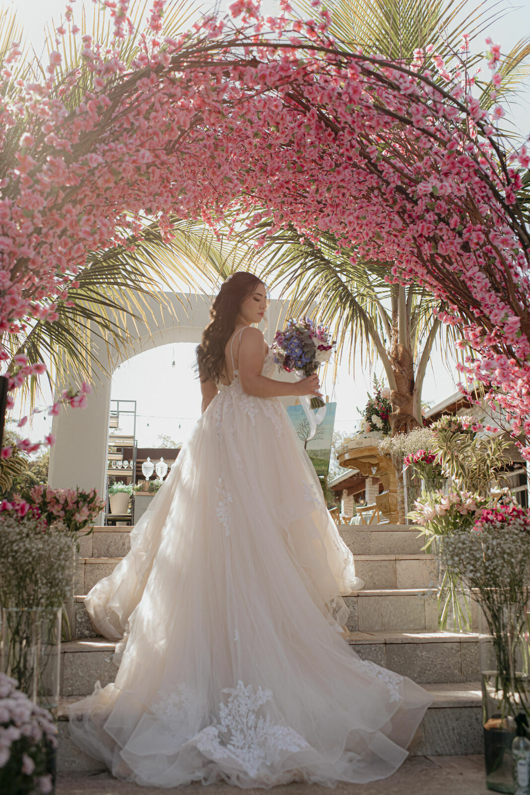 Foto Casamento em fim de tarde na Estância dos Nobres em Pirenópolis Go - Rayssa e Hiago - Imagem 10