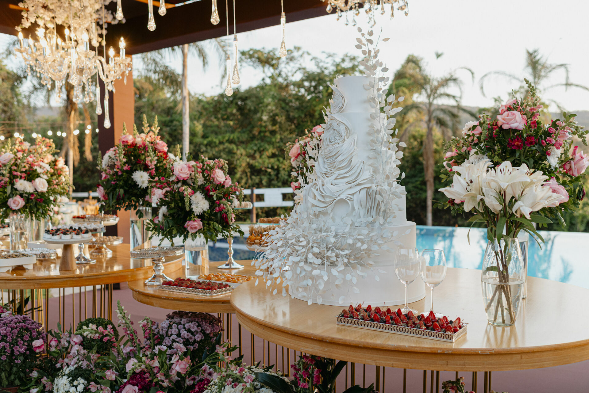 Foto Casamento em fim de tarde na Estância dos Nobres em Pirenópolis Go - Rayssa e Hiago - Imagem 75