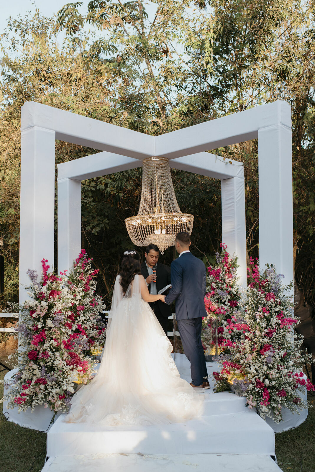 Foto Casamento em fim de tarde na Estância dos Nobres em Pirenópolis Go - Rayssa e Hiago - Imagem 60