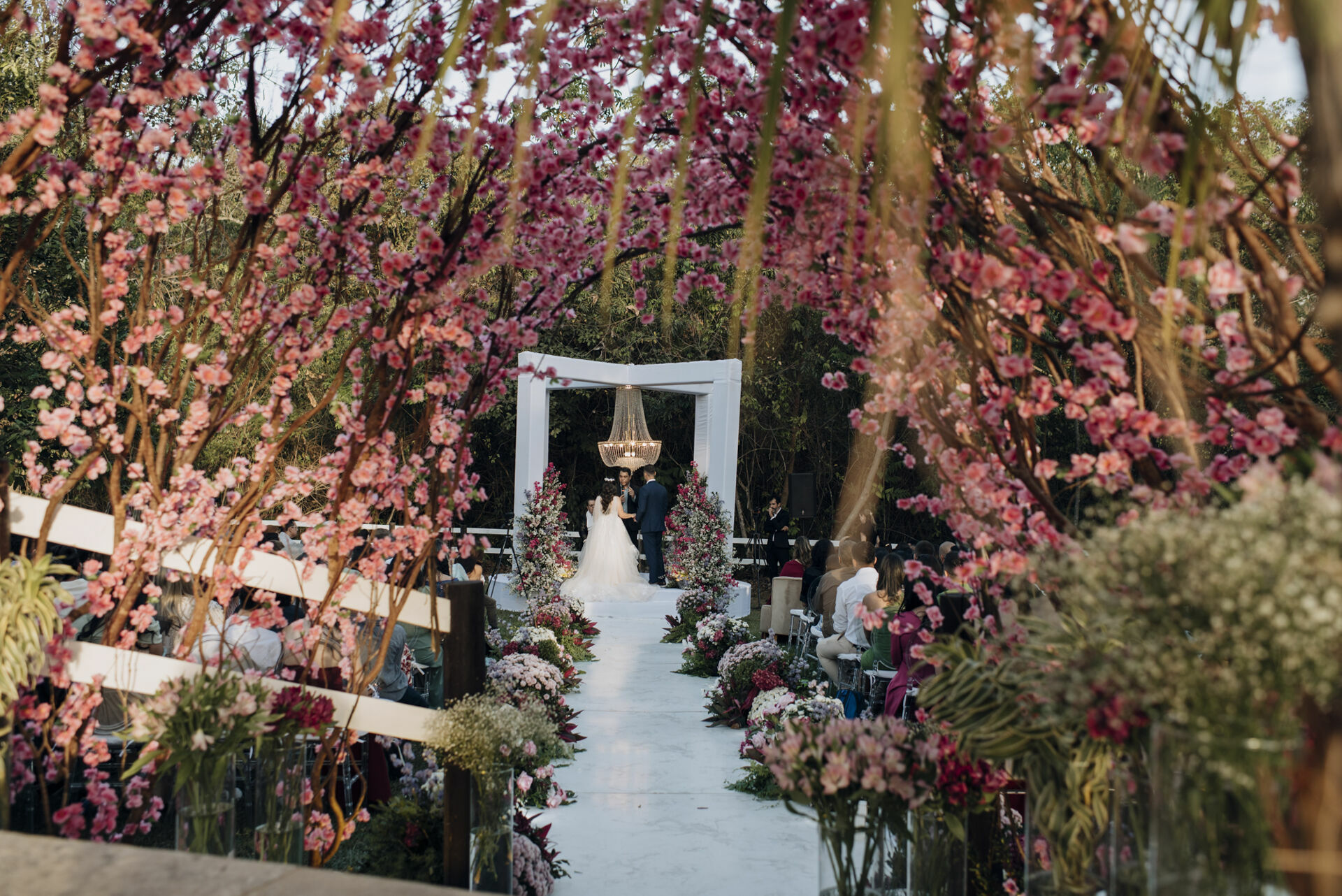 Foto Casamento em fim de tarde na Estância dos Nobres em Pirenópolis Go - Rayssa e Hiago - Imagem 61
