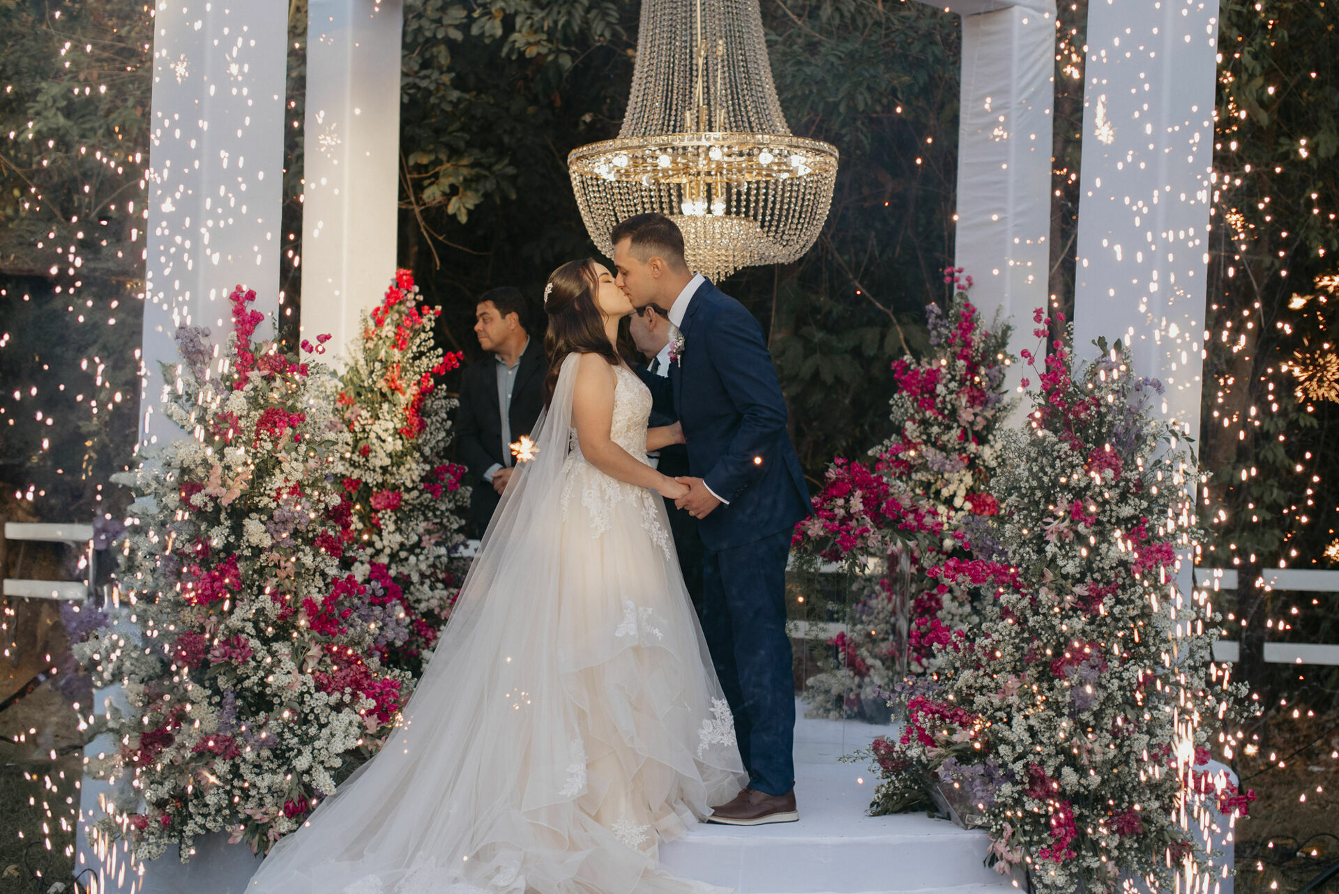 Foto Casamento em fim de tarde na Estância dos Nobres em Pirenópolis Go - Rayssa e Hiago - Imagem 67