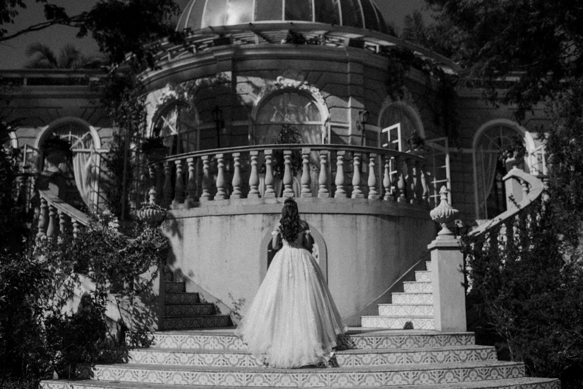 Foto Fotógrafo em Brasília - Ensaio debutante na Villa Giardini - Imagem 4