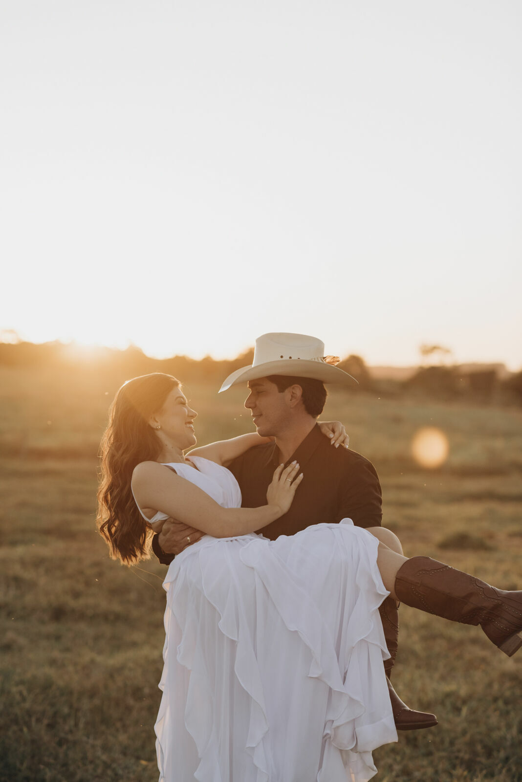 Foto Préwedding em fim de tarde estilo Country - Bruna e Murillo - Imagem 43
