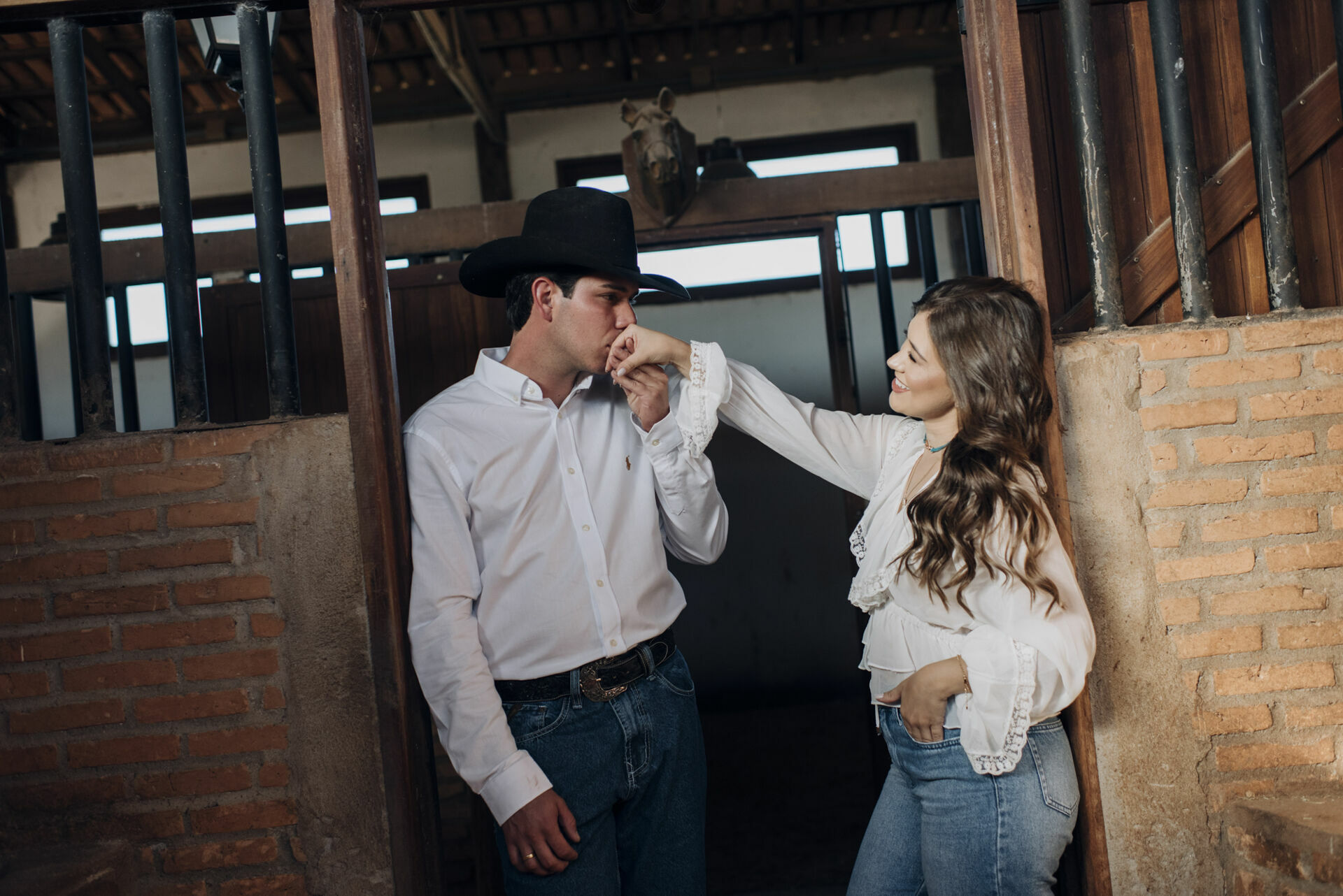 Foto Préwedding em fim de tarde estilo Country - Bruna e Murillo - Imagem 13