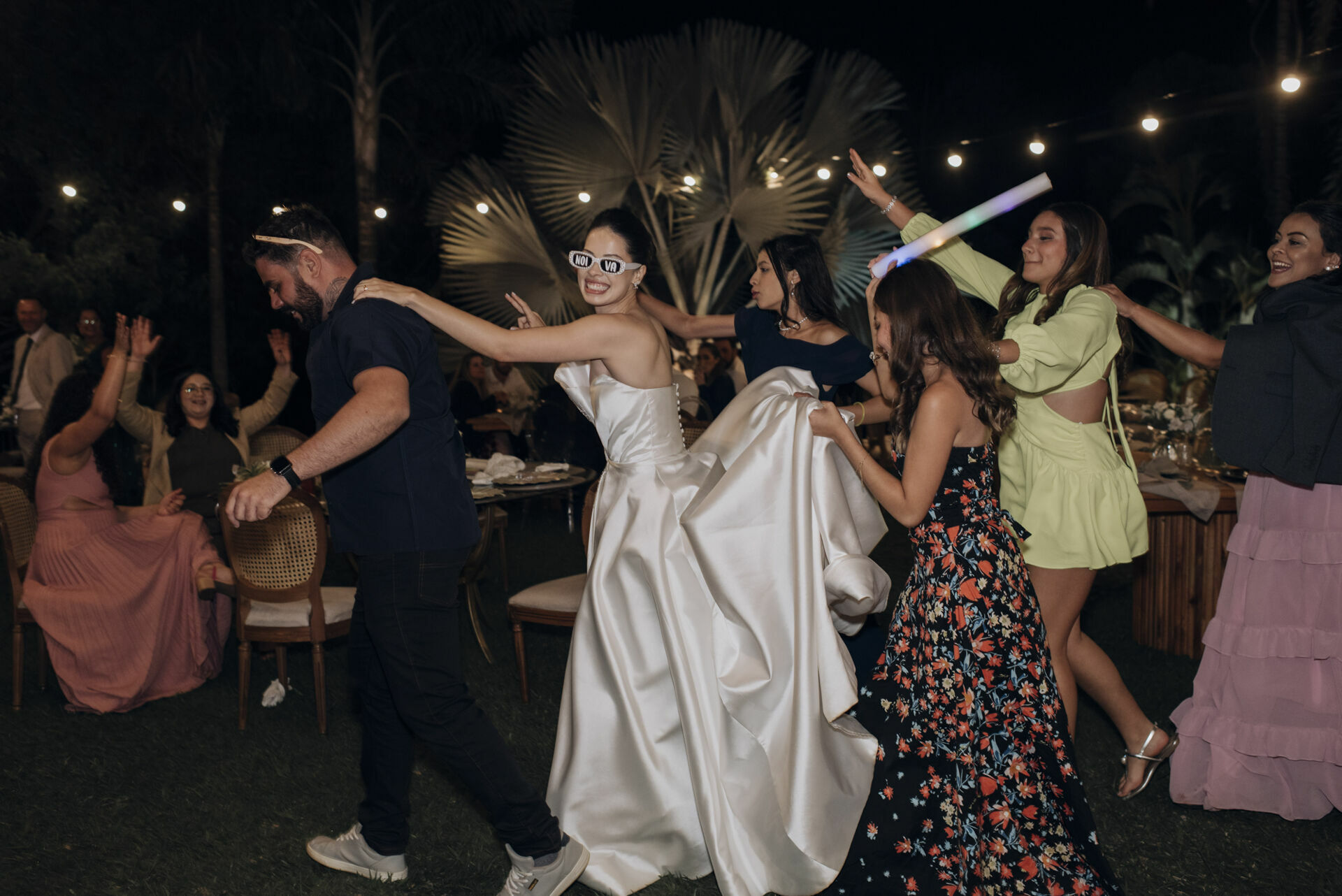 Foto Casamento criativo e emocionante em fim de tarde em Goiás  - Bárbara e Pablo - Imagem 94