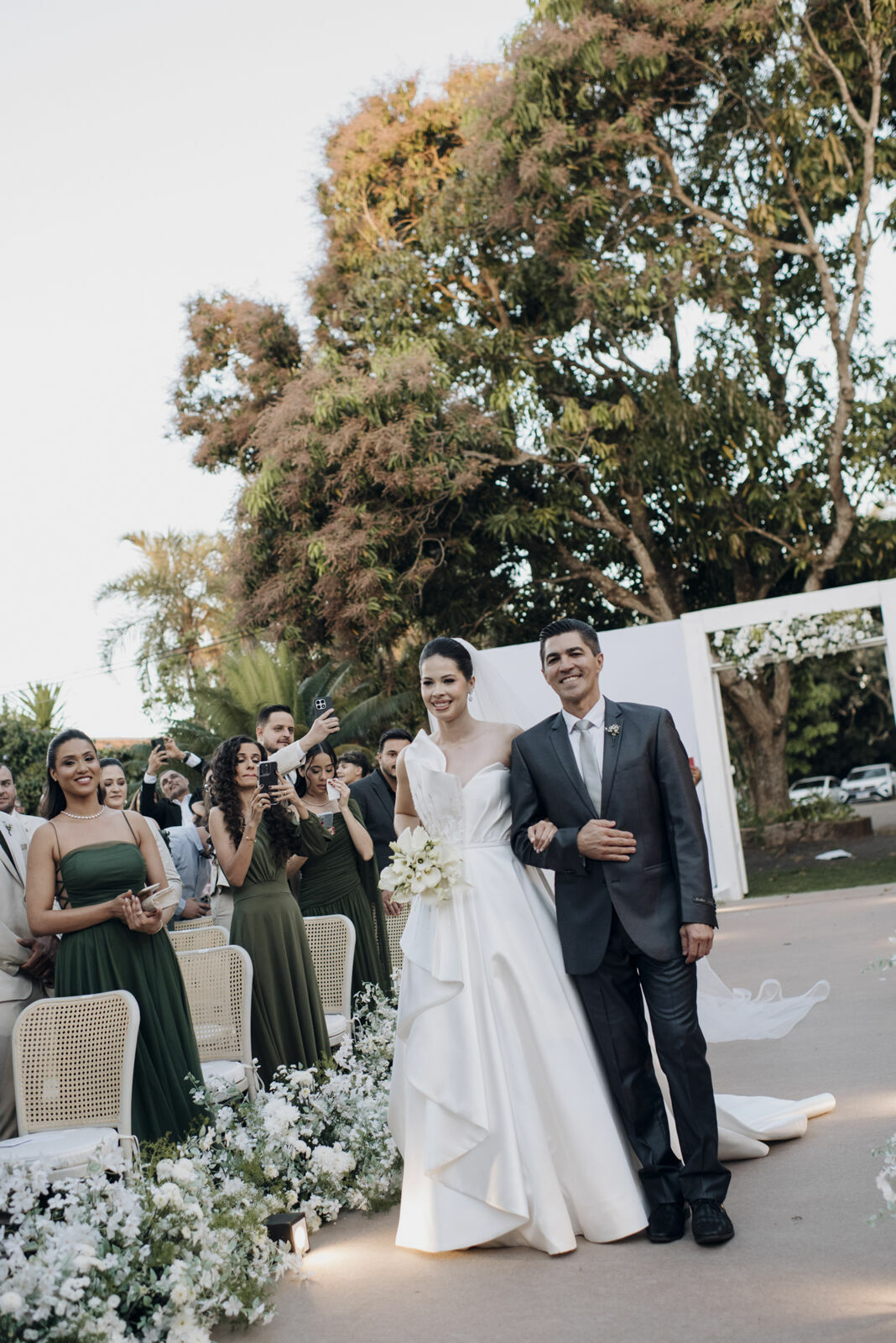 Foto Casamento criativo e emocionante em fim de tarde em Goiás  - Bárbara e Pablo - Imagem 30