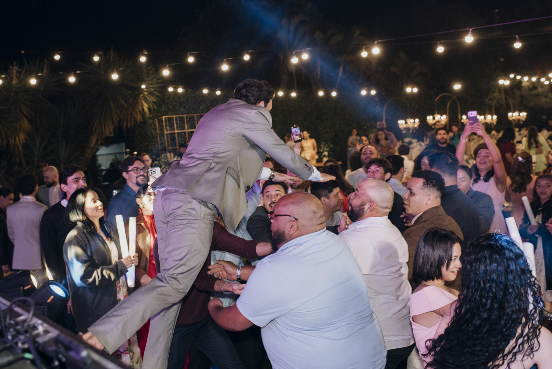 Foto Casamento criativo e emocionante em fim de tarde em Goiás  - Bárbara e Pablo - Imagem 91