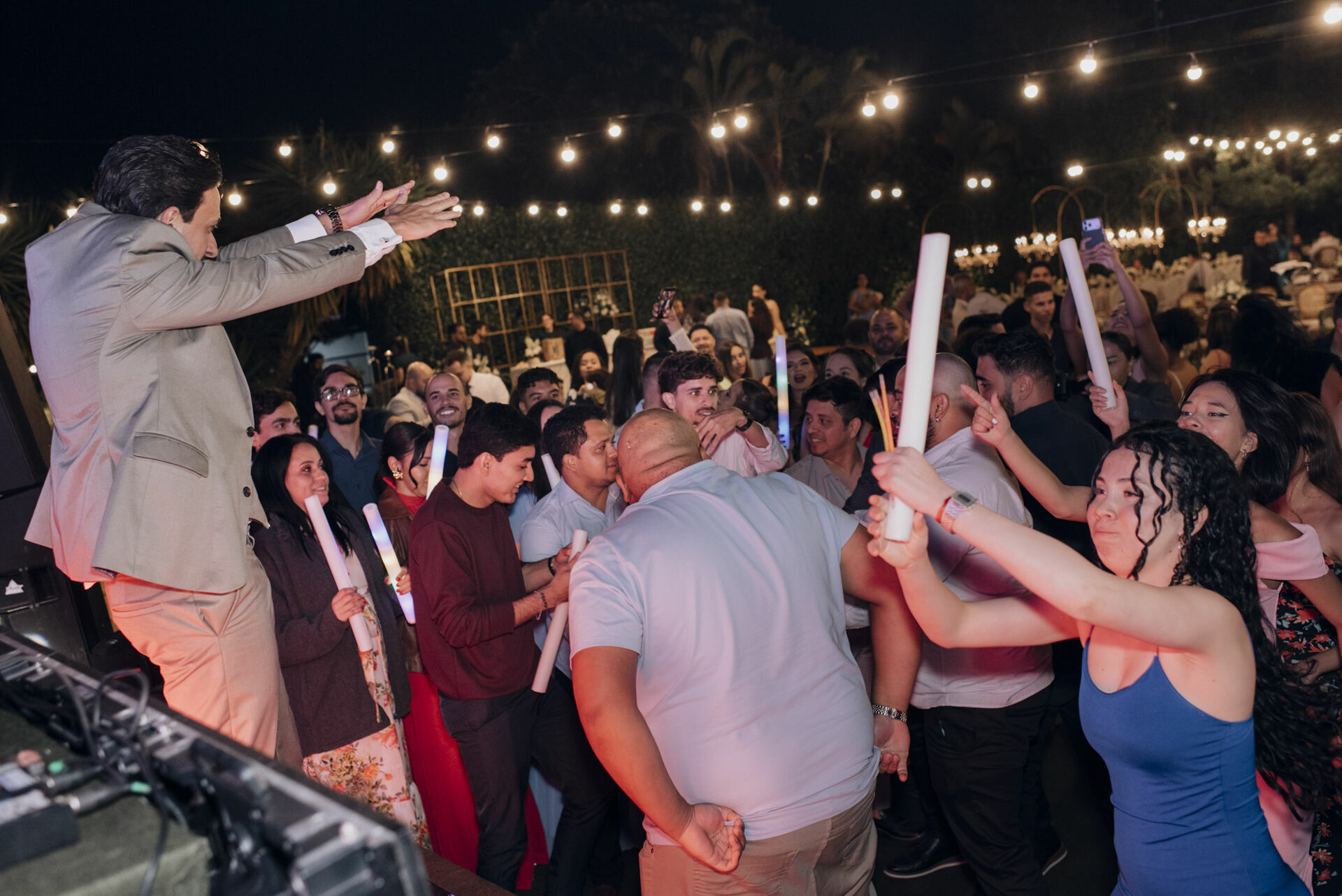 Foto Casamento criativo e emocionante em fim de tarde em Goiás  - Bárbara e Pablo - Imagem 90