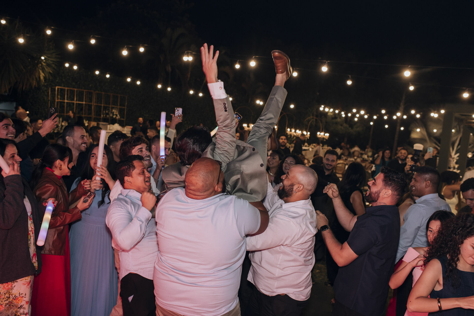Foto Casamento criativo e emocionante em fim de tarde em Goiás  - Bárbara e Pablo - Imagem 89
