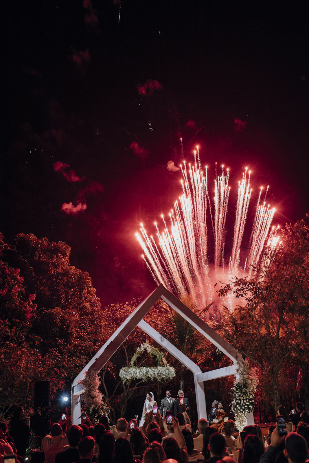 Foto Casamento criativo e emocionante em fim de tarde em Goiás  - Bárbara e Pablo - Imagem 53