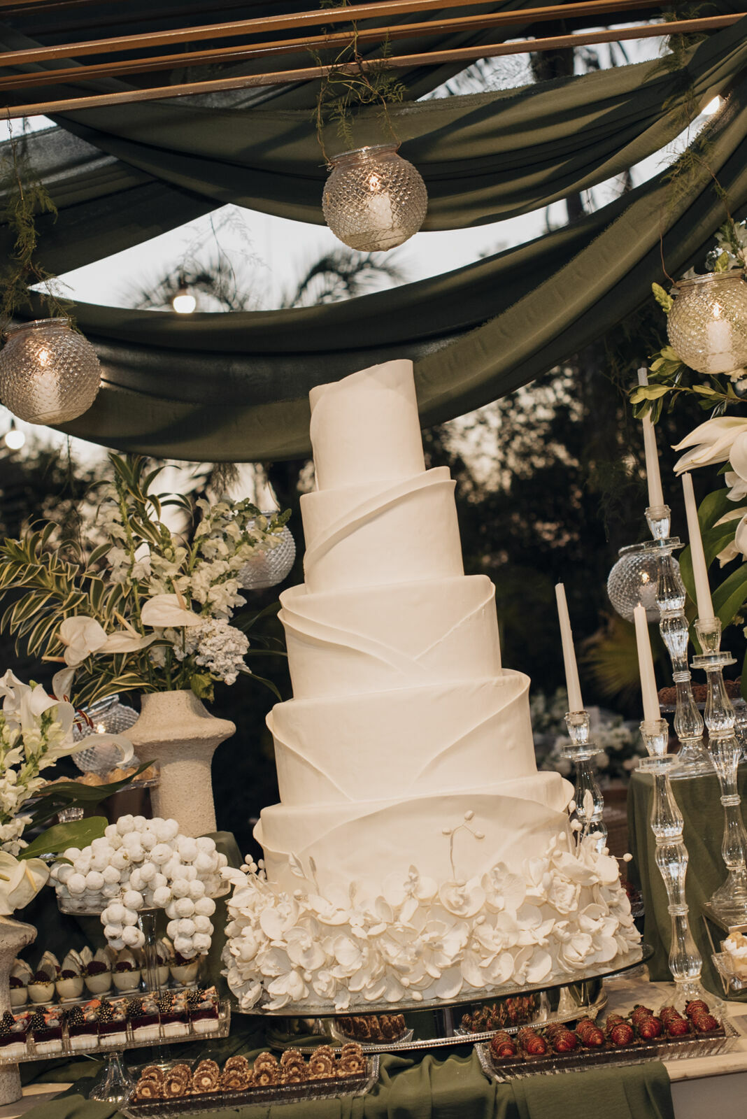Foto Casamento criativo e emocionante em fim de tarde em Goiás  - Bárbara e Pablo - Imagem 38