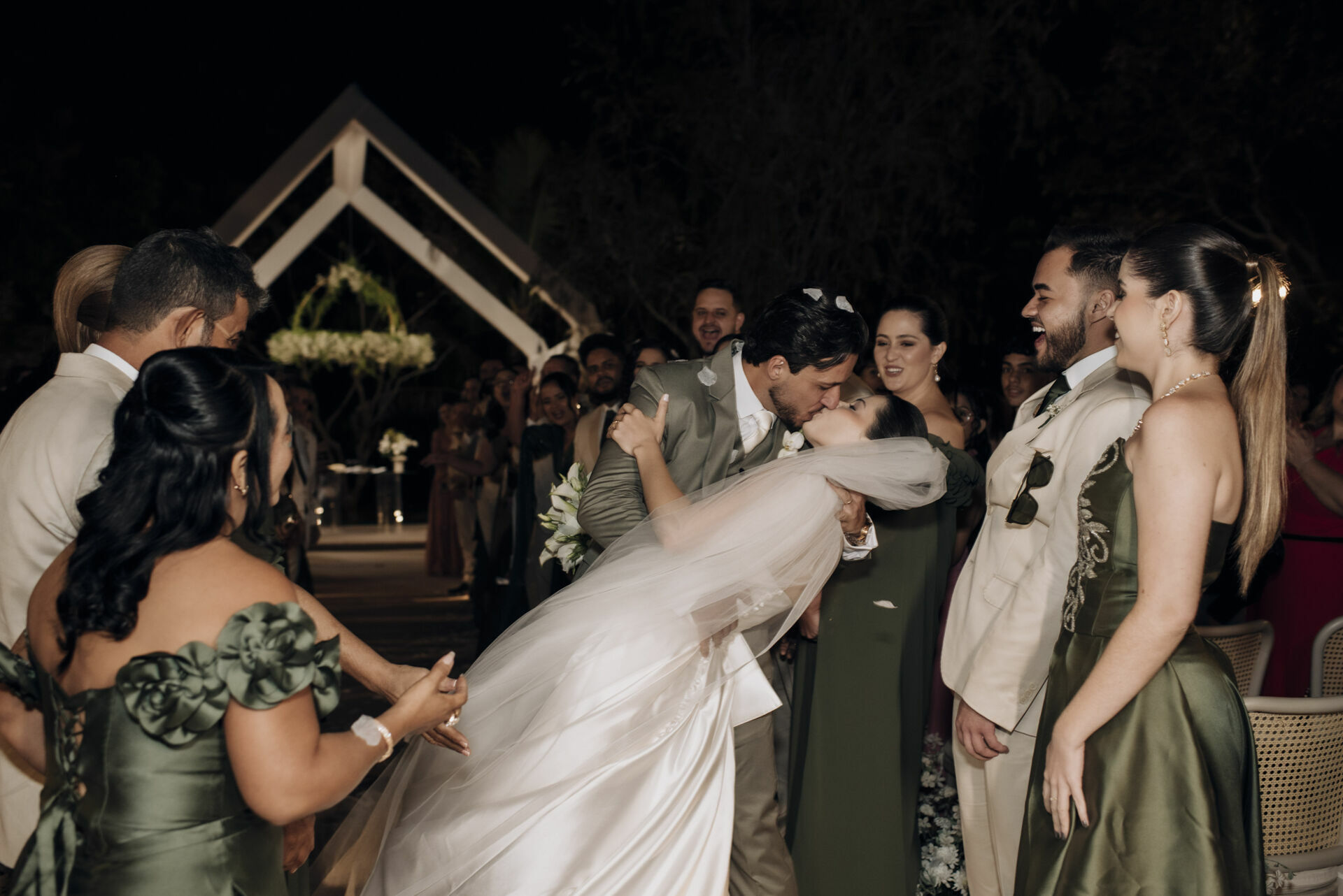 Foto Casamento criativo e emocionante em fim de tarde em Goiás  - Bárbara e Pablo - Imagem 56