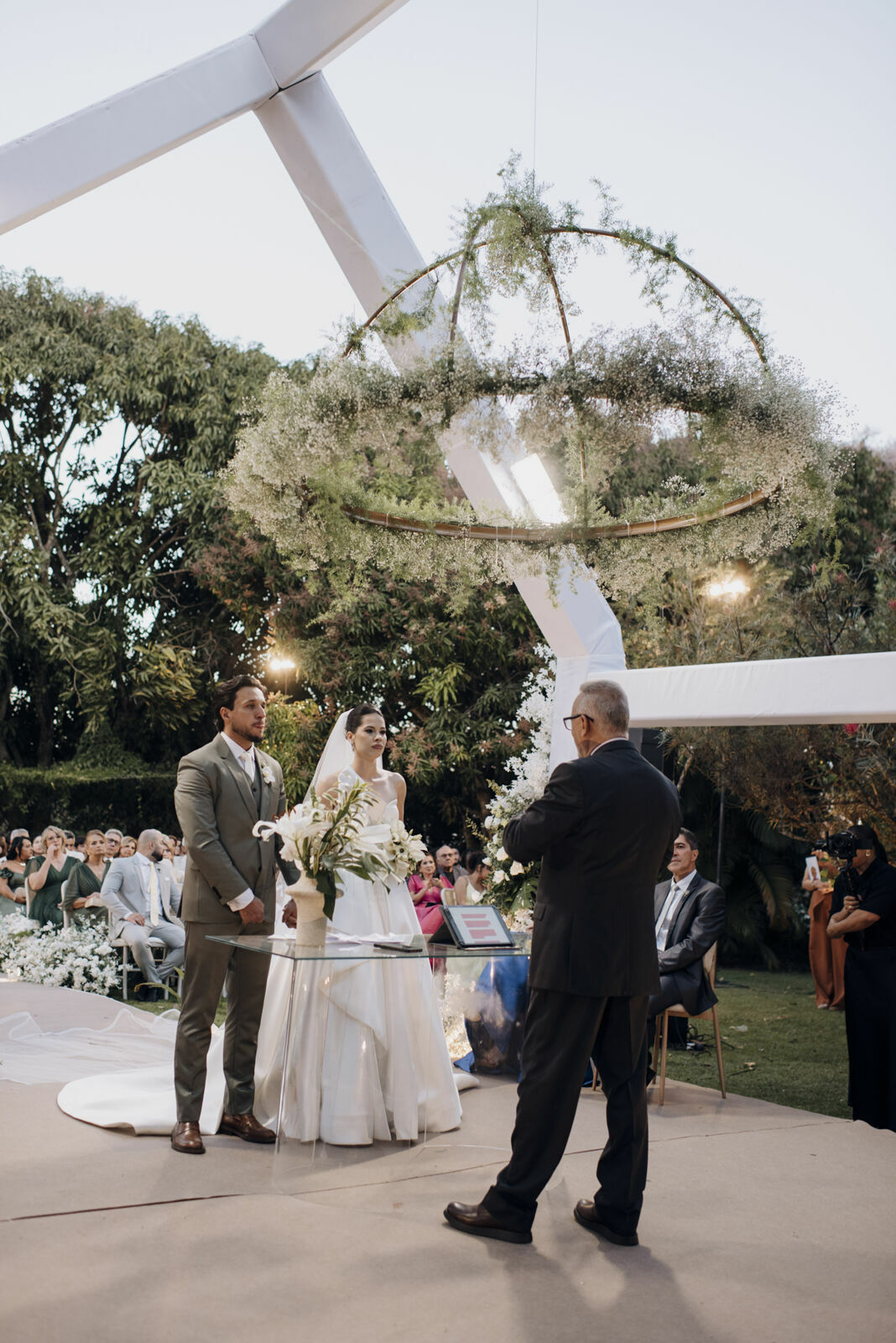Foto Casamento criativo e emocionante em fim de tarde em Goiás  - Bárbara e Pablo - Imagem 34