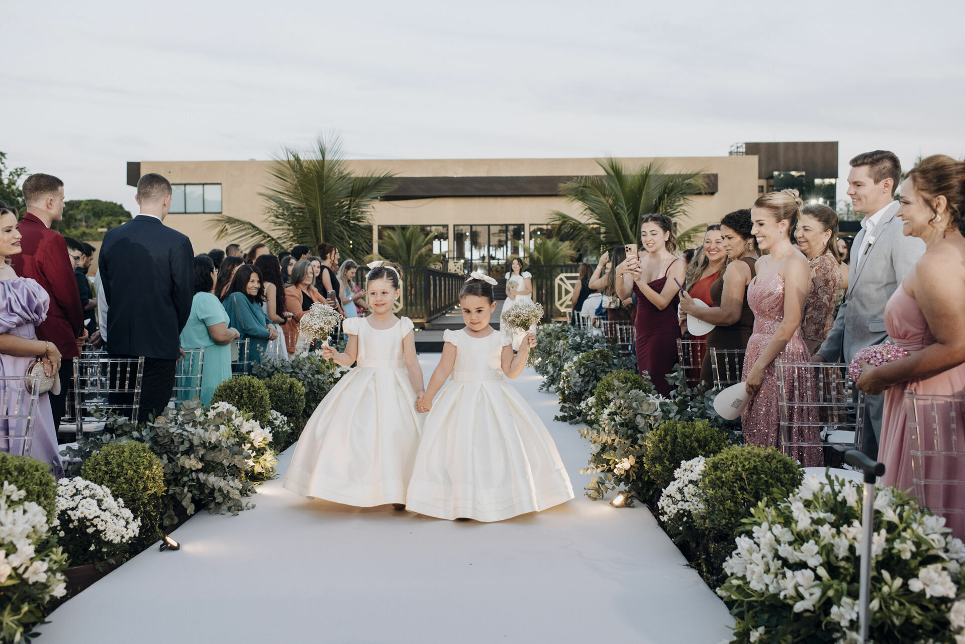 Foto Entre lágrimas e sorrisos: um casamento celebrado com fé, amor e gratidão a Deus... - Imagem 23